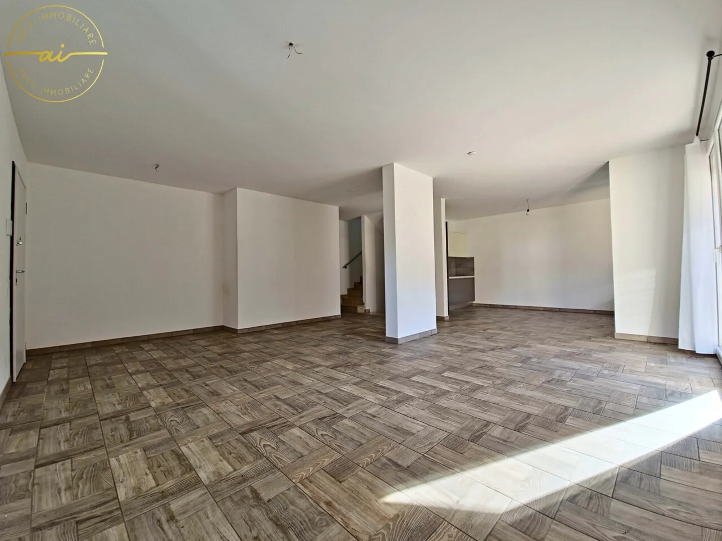 SPLENDIDA CASA DI TESTA CON GIARDINO PRIVATO A CRESCIANO - Foto 5 di 13