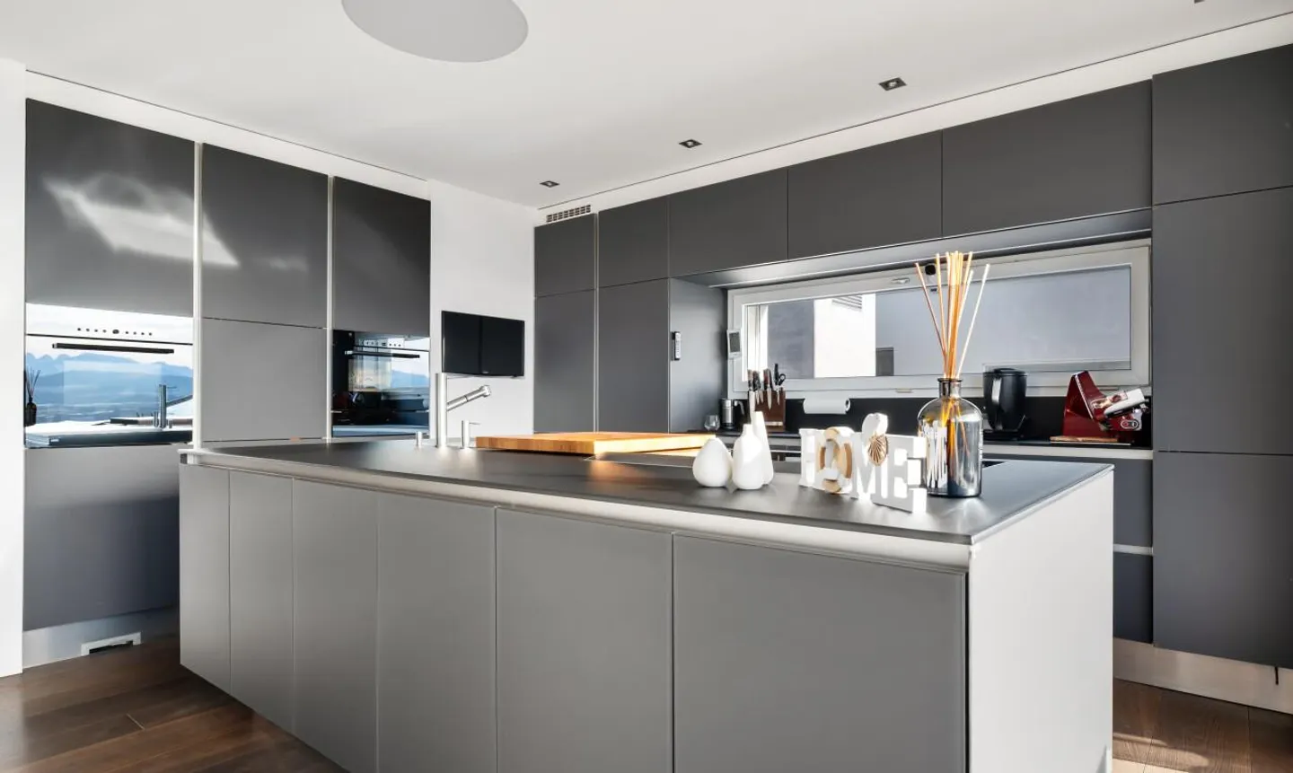 Appartement penthouse exclusif à Wil - Paix, style et vue panoramique - Photo 4 sur 11