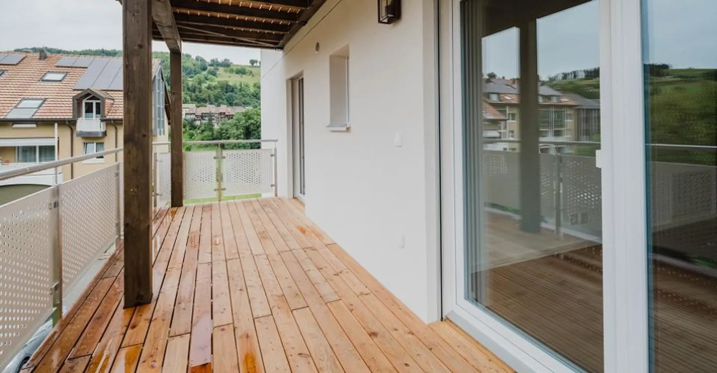 Renovated 4-Room Apartment - Photo 6 of 11