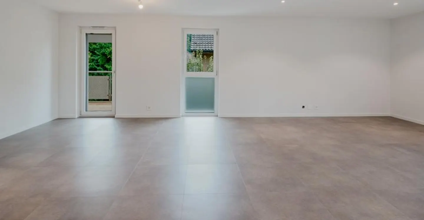 Renovated 4-Room Apartment - Photo 9 of 11