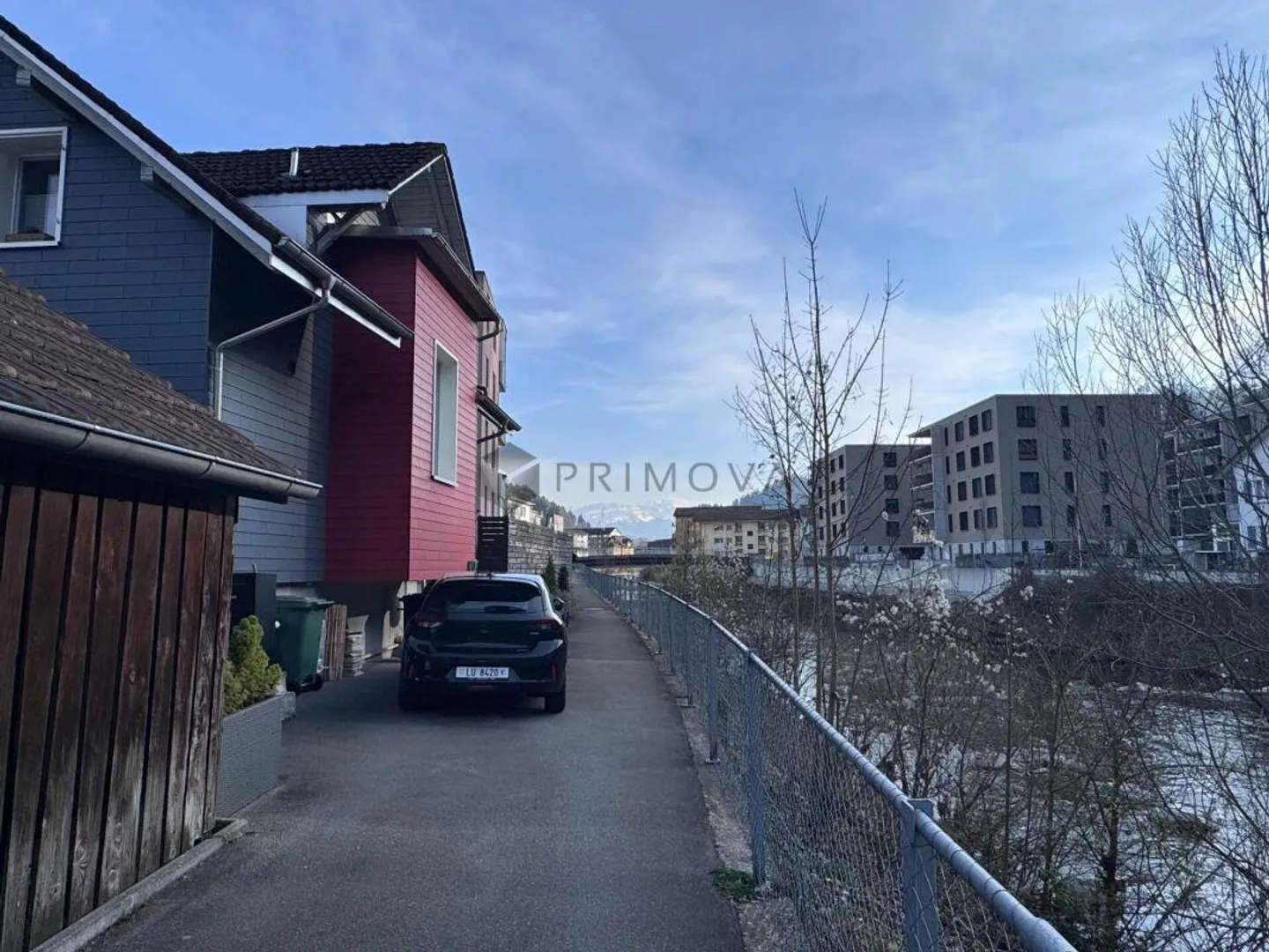 La tua occasione per una casa affascinante con una grande terrazza direttamente sul fiume! - Foto 8 di 16