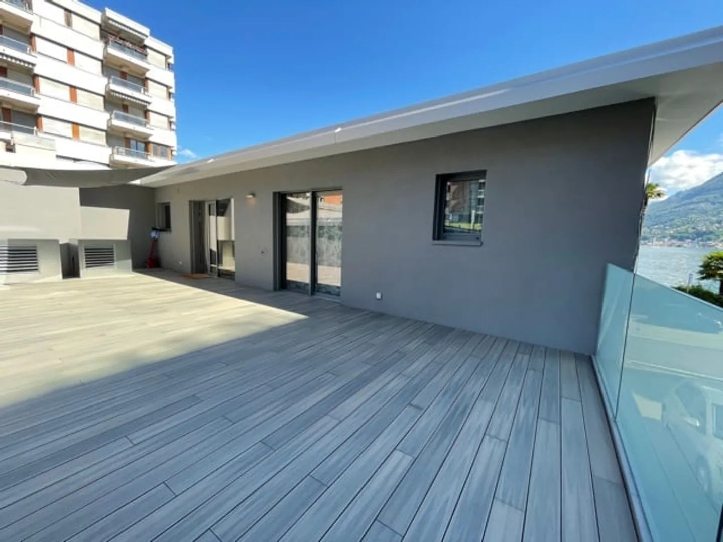 Paradise on the Lakeshore - 4.5 Rooms Newly Built and Furnished - Photo 3 of 21