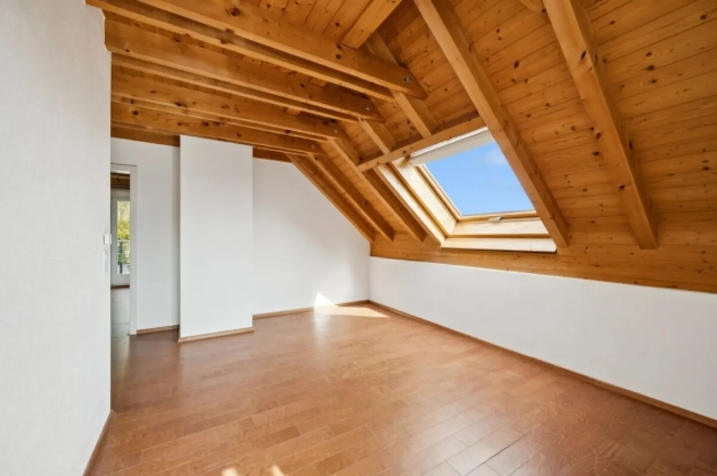 «Grosszügiges 6.5-Zimmer-Terrassenhaus mit Wintergarten, fünf Sitzplätzen, Sandsteinkeller und vielem mehr» - Foto 8 von 13