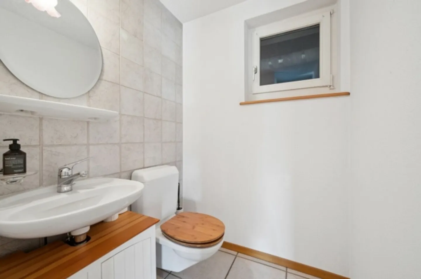 «Grosszügiges 6.5-Zimmer-Terrassenhaus mit Wintergarten, fünf Sitzplätzen, Sandsteinkeller und vielem mehr» - Foto 9 von 13