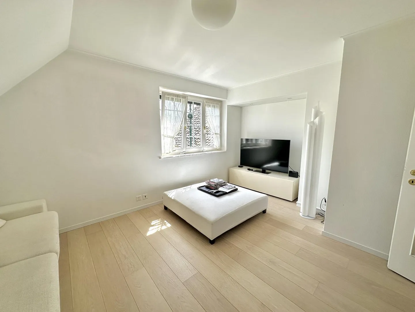 Villa de campagne représentative dans le meilleur emplacement de Binningen - Photo 12 sur 15