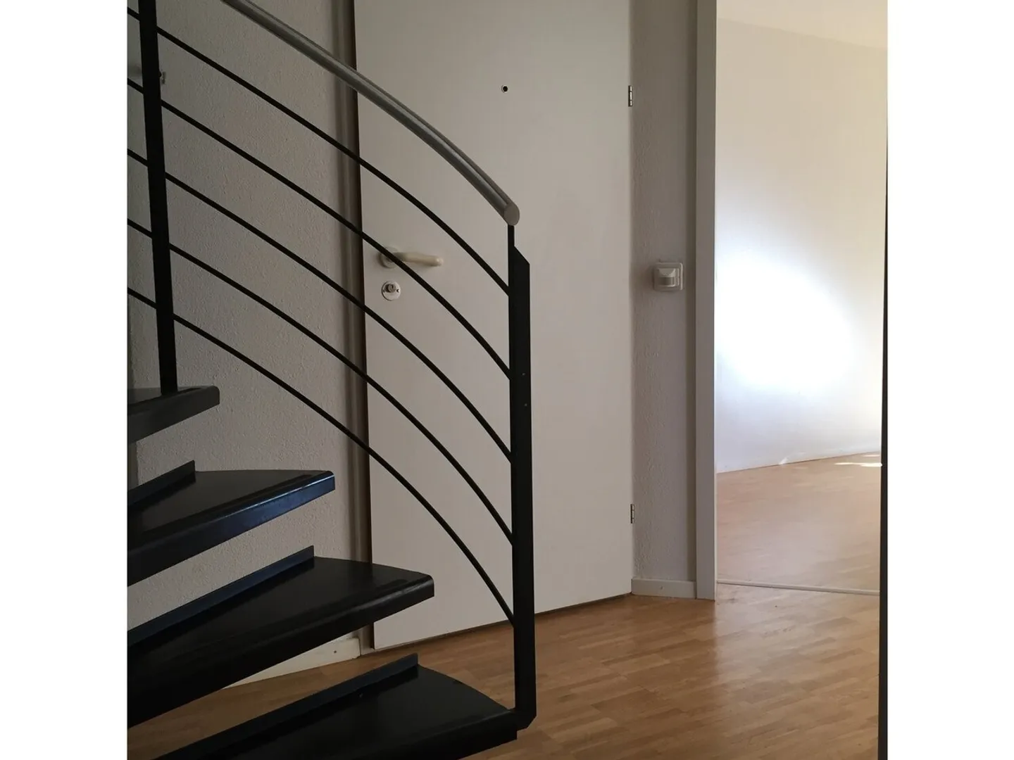 Sunny 4.5-room apartment on the ground floor is waiting for you! - Photo 9 of 10