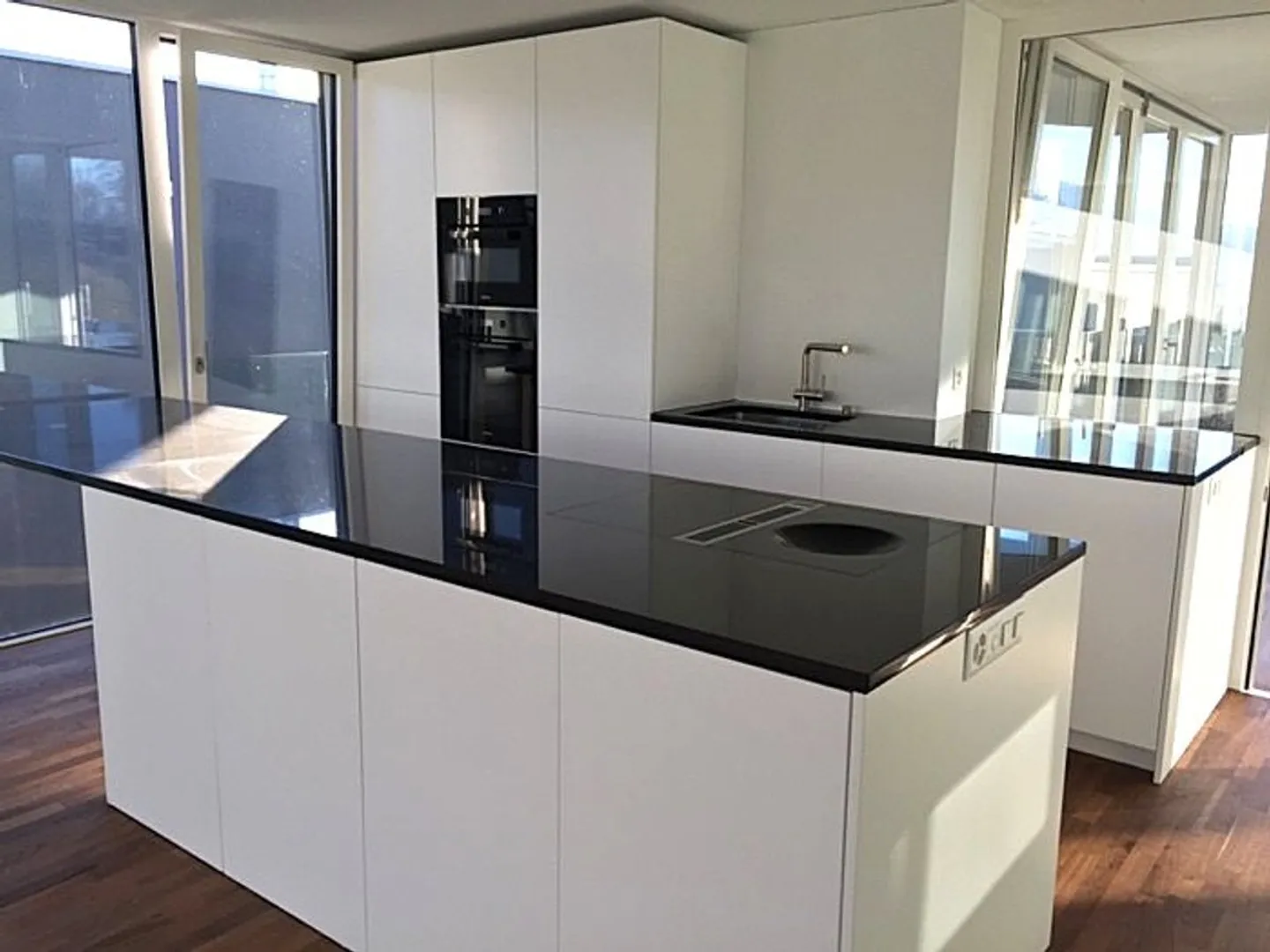 Modern, elegant und frei stehend - Foto 8 von 13