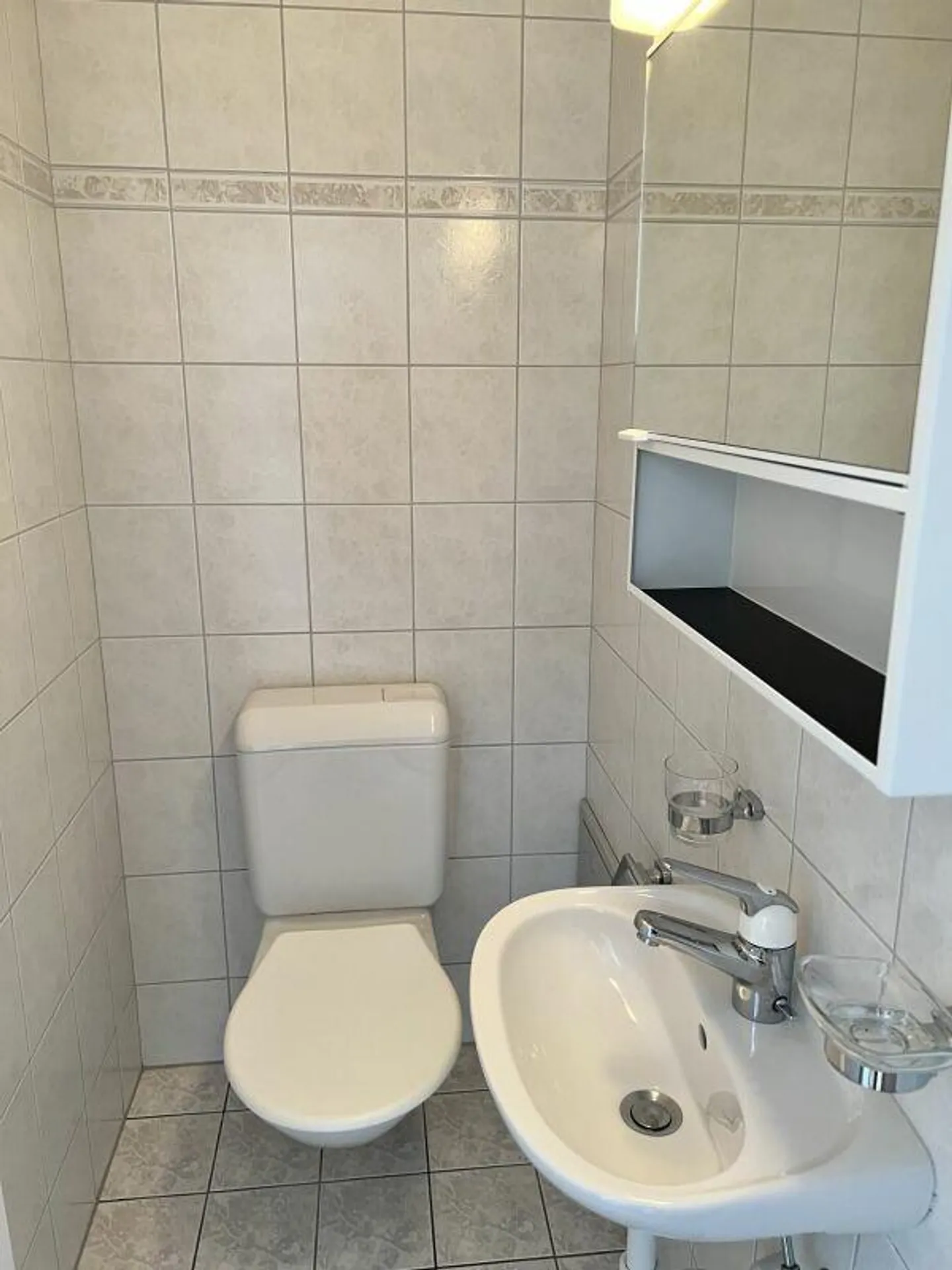 Appartamento familiare di 4 1/2 stanze in una posizione tranquilla in una casa di 6 famiglie - Foto 8 di 10