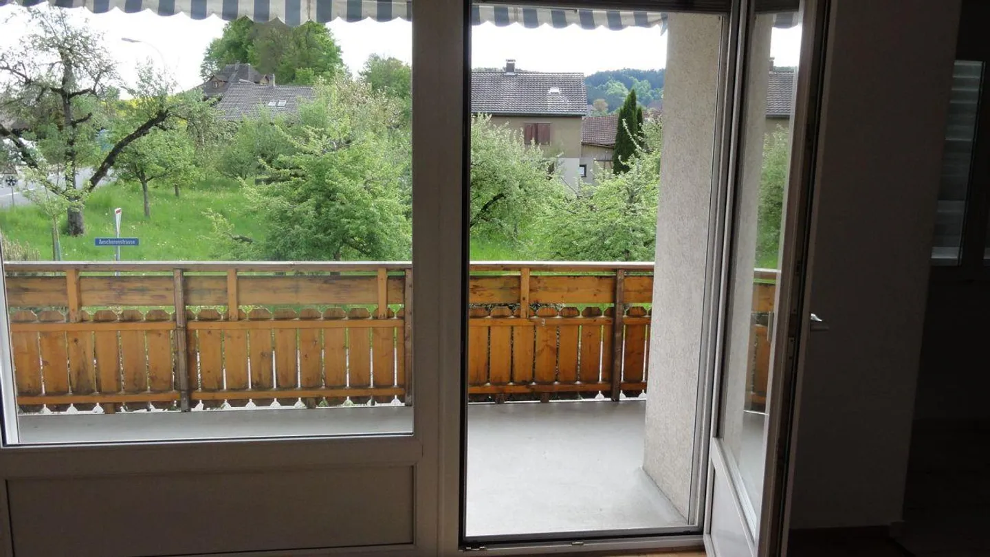 Appartamento familiare di 4 1/2 stanze in una posizione tranquilla in una casa di 6 famiglie - Foto 10 di 10