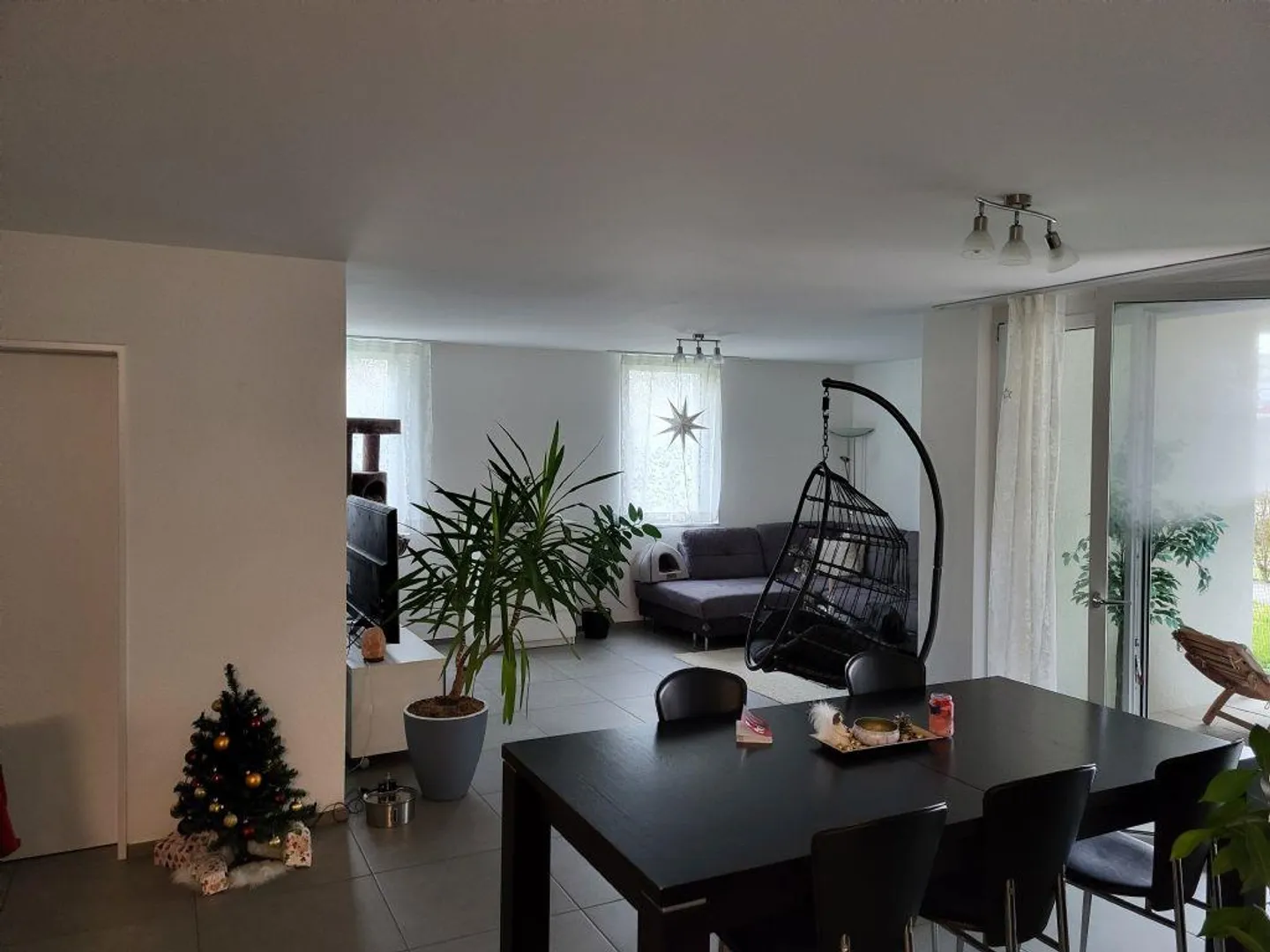 CENTRAL | SPACIOUS | GARDEN SEATING AREA - Photo 4 of 12