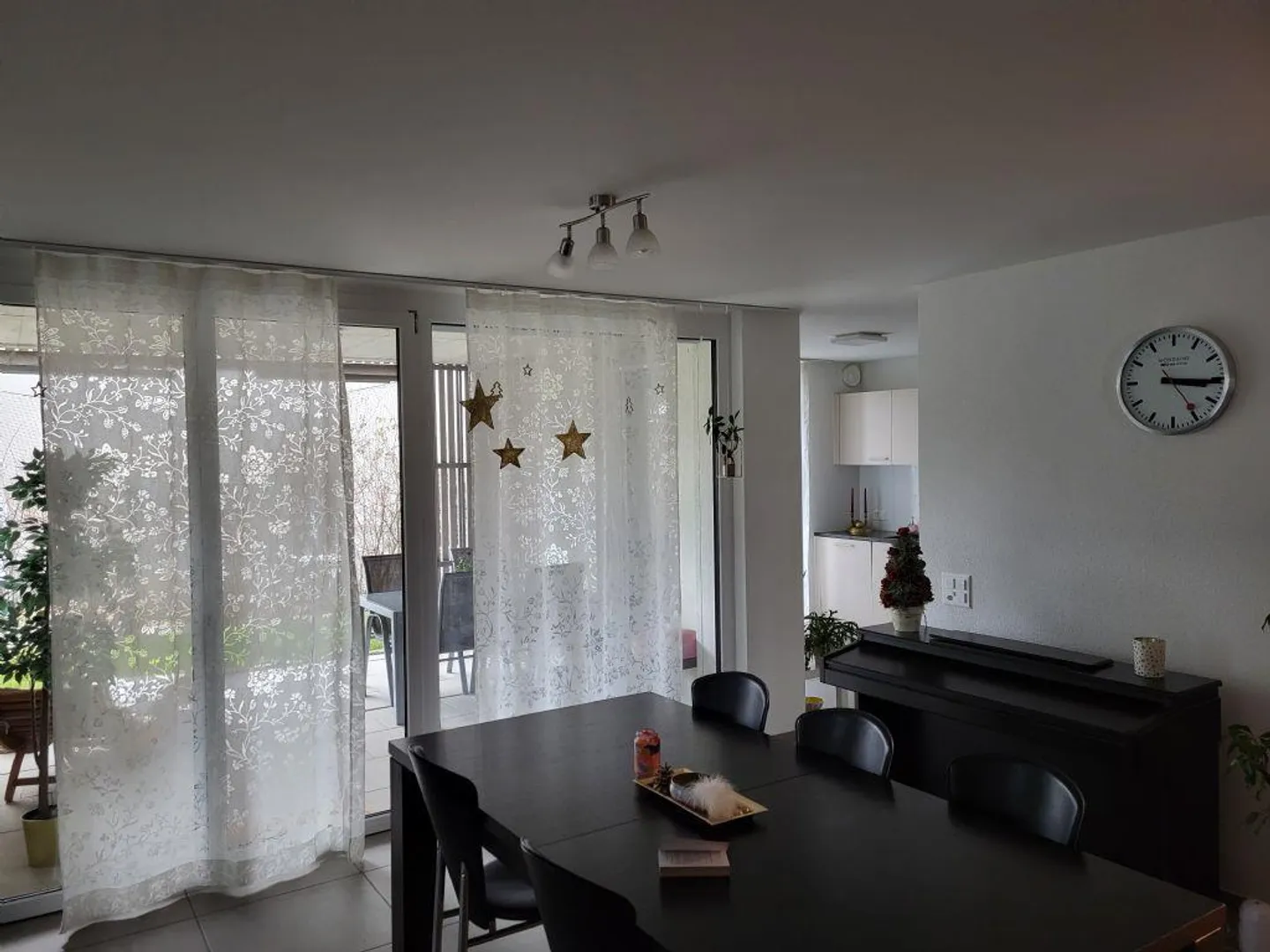 CENTRAL | SPACIOUS | GARDEN SEATING AREA - Photo 5 of 12