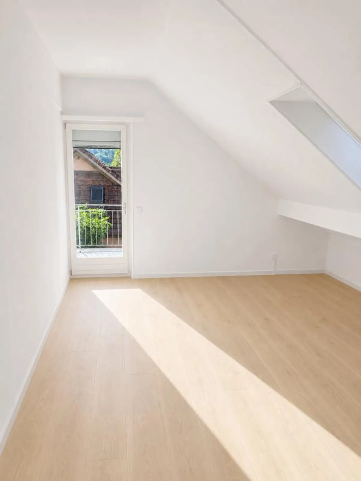 Charmantes Einfamilienhaus mit Garten - Foto 12 von 14