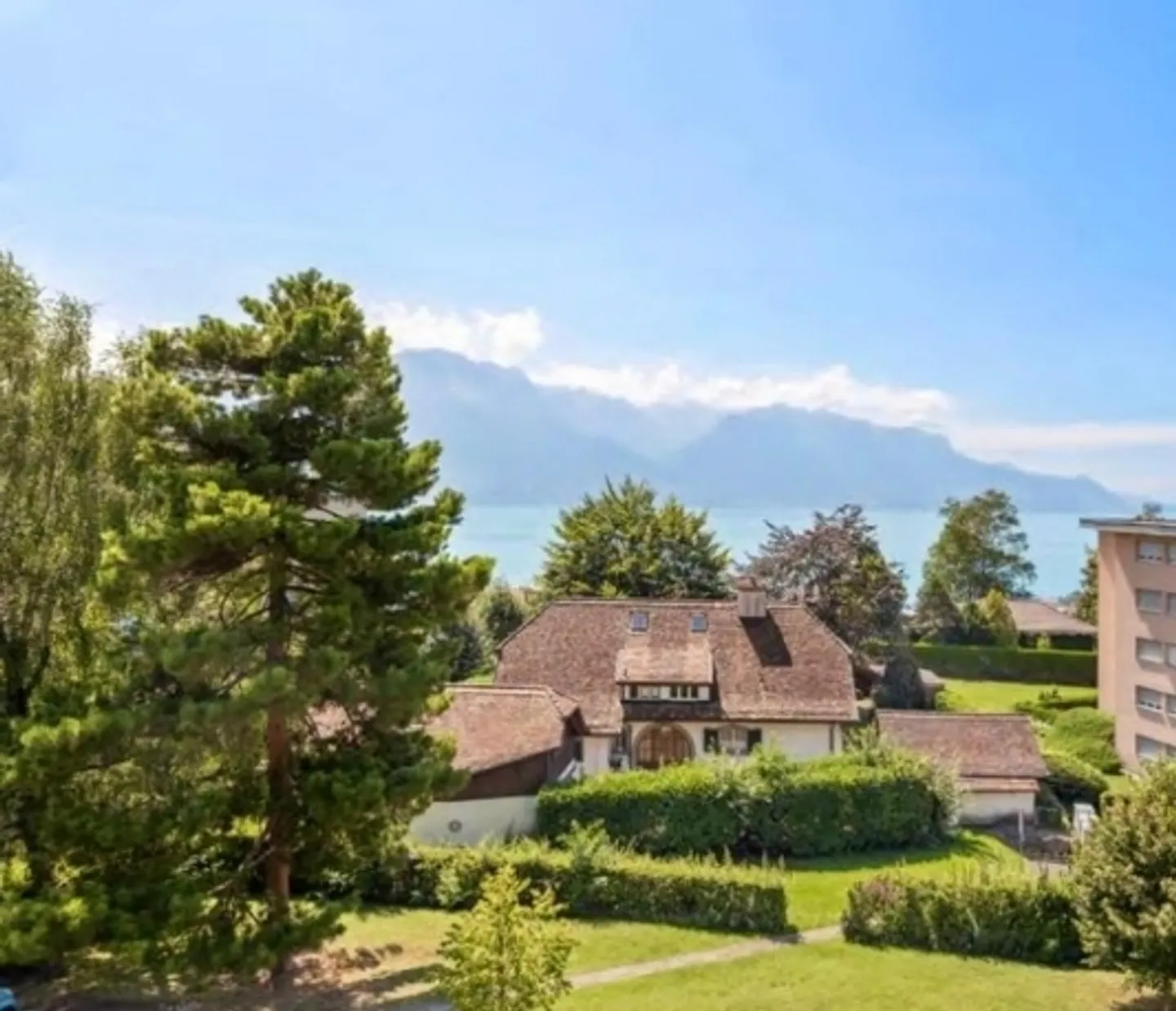 Coup de coeur assuré ! Appartement entièrement rénové, vue imprenable - Photo 1 sur 19