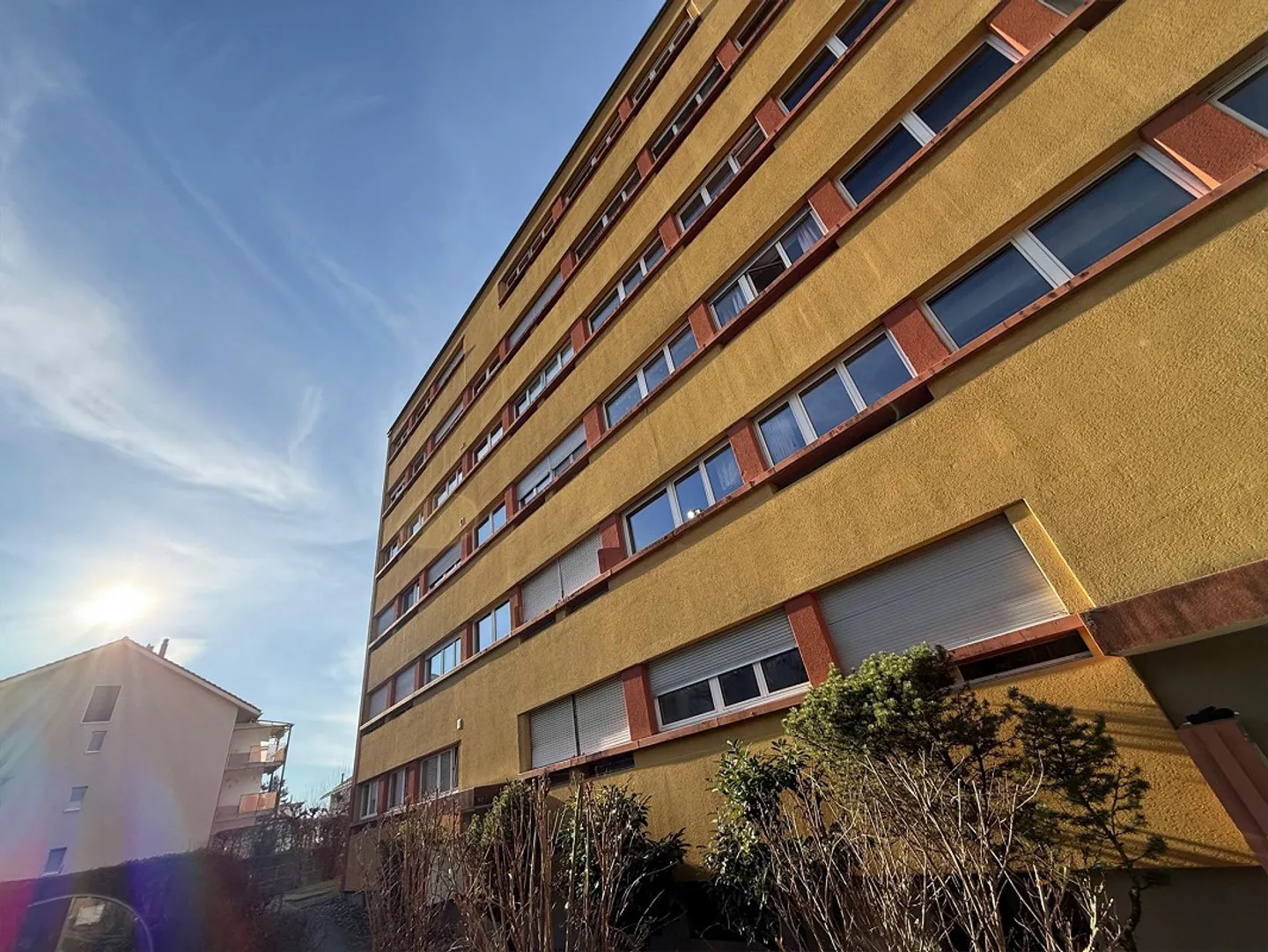 Lichtdurchflutete 3.5-Zimmer-Wohnung mit grossem Balkon - Foto 1 von 14