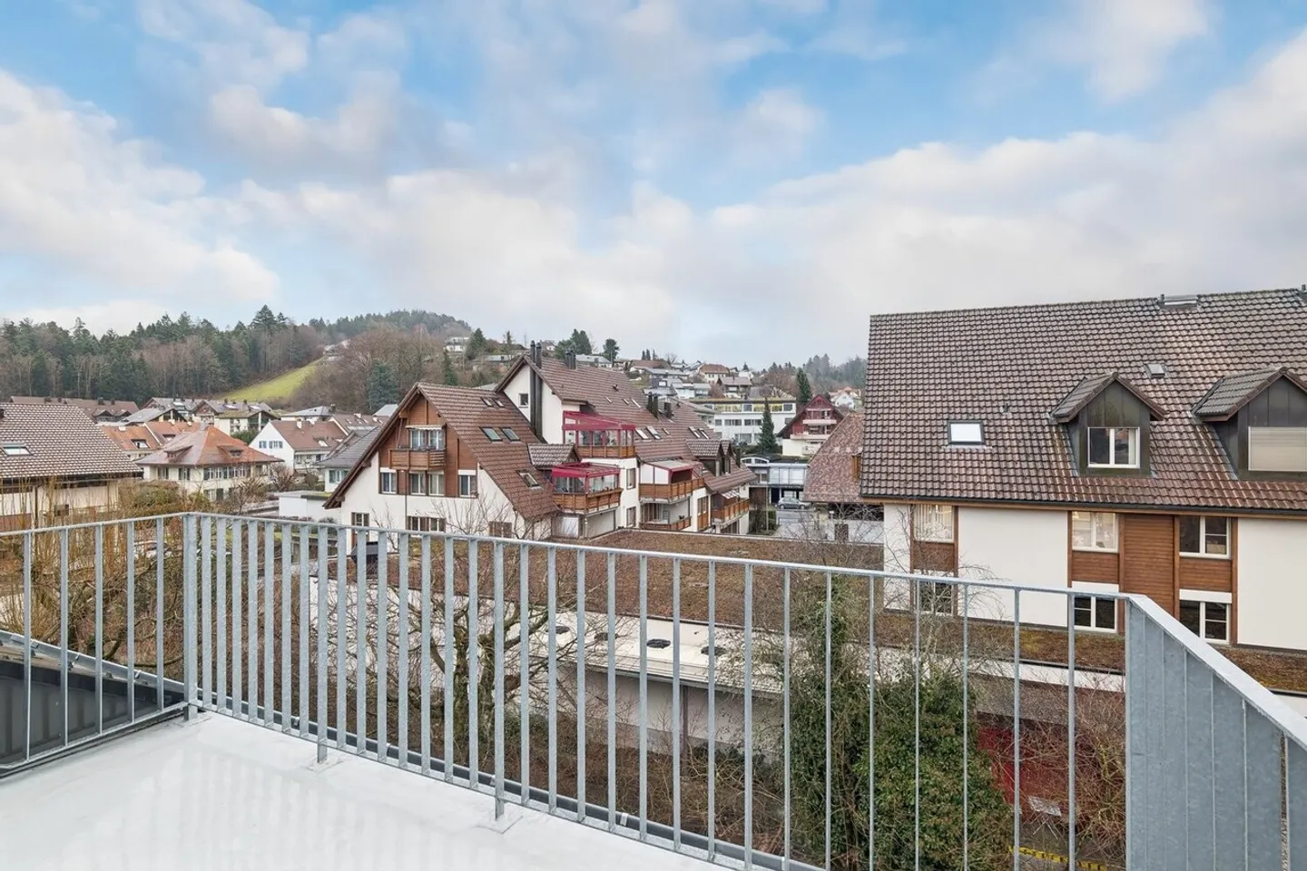 Modern 3.5-Room Attic Apartment - Photo 9 of 10
