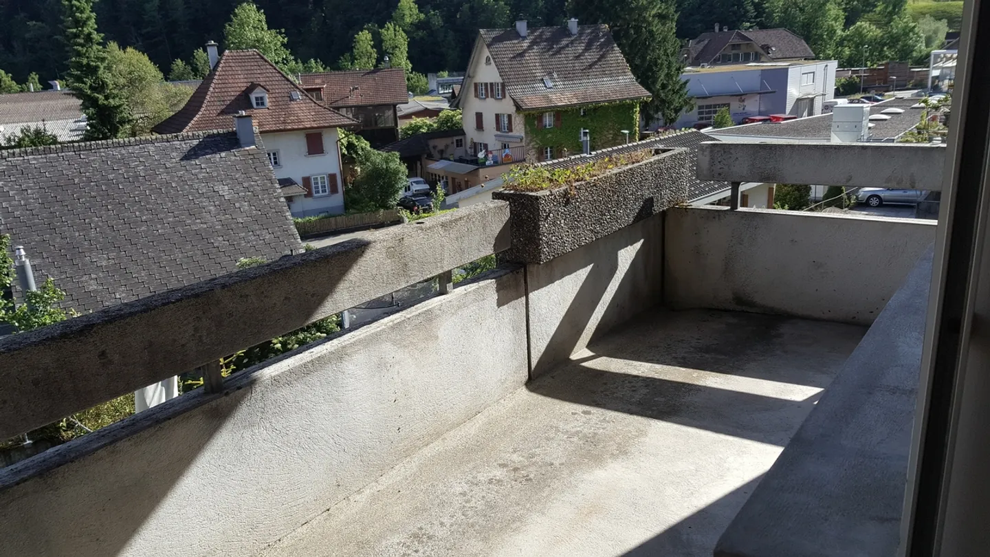 Sunny 4.5-room apartment in the center of Langnau - Photo 10 of 12