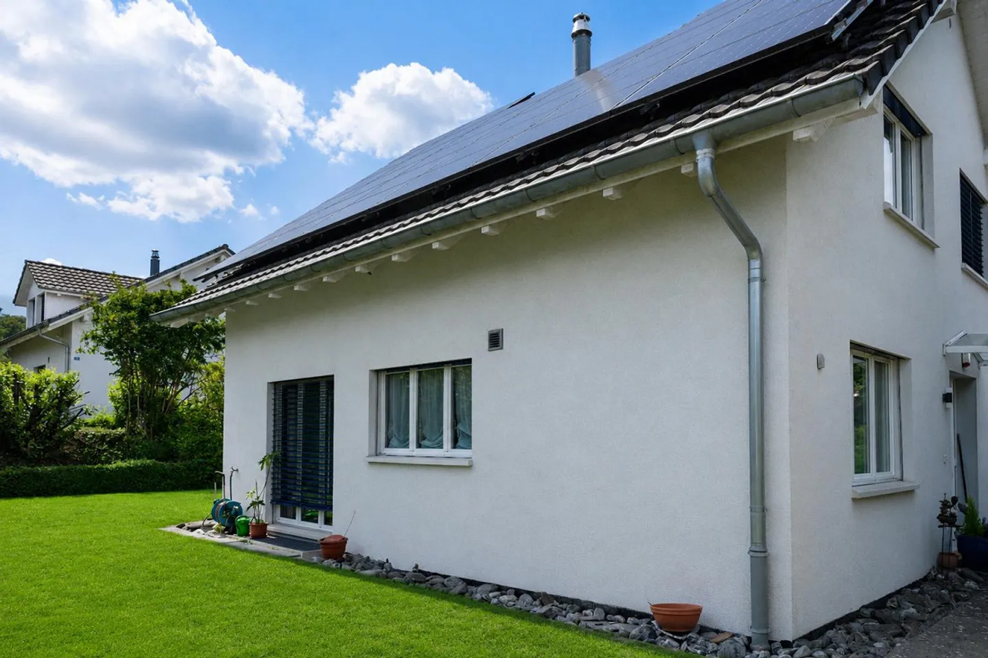 5.5 Room Single Family Home - Photo 3 of 9