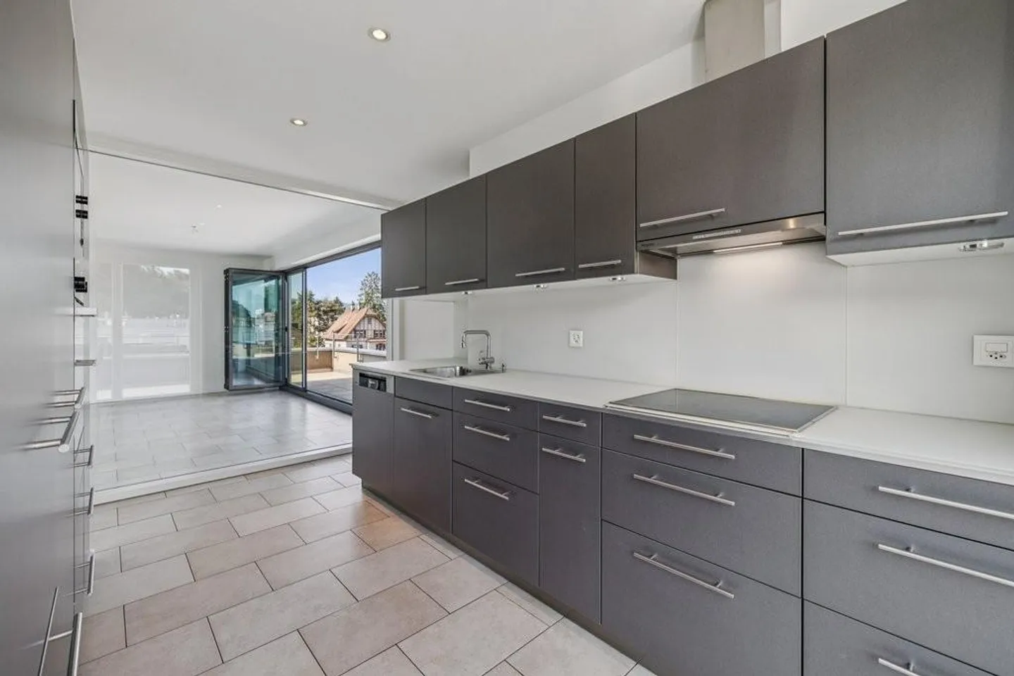 Penthouse with Style - Photo 2 of 12