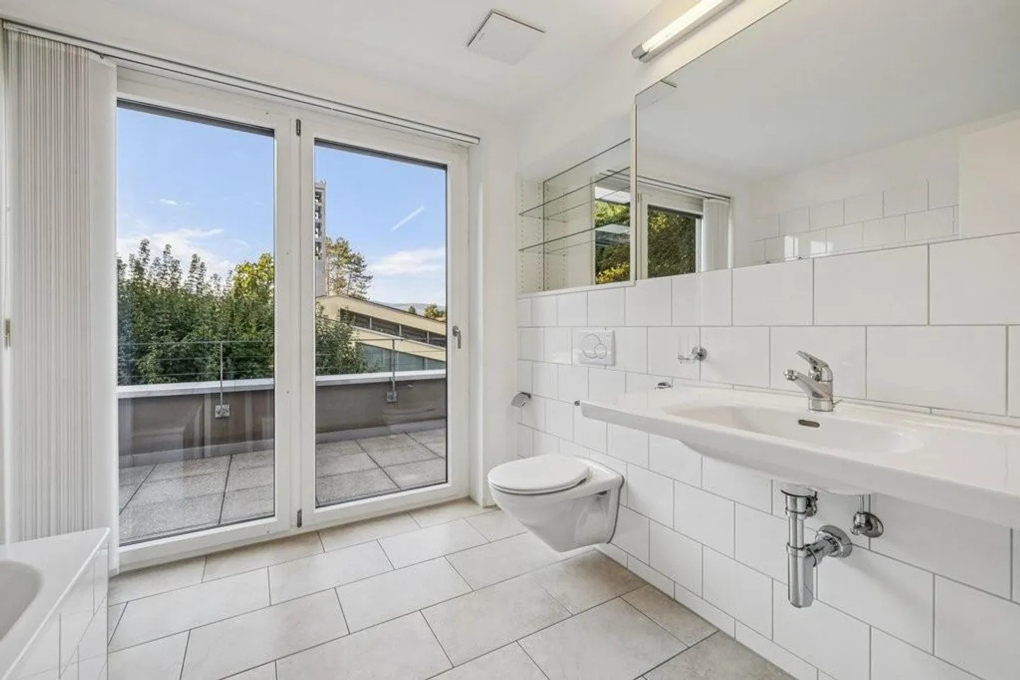 Penthouse with Style - Photo 4 of 12