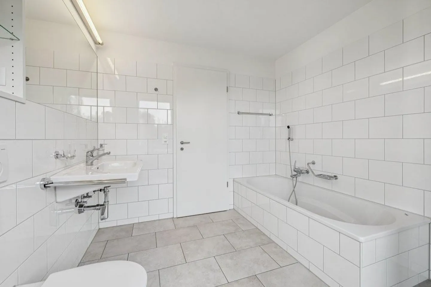 Penthouse with Style - Photo 5 of 12