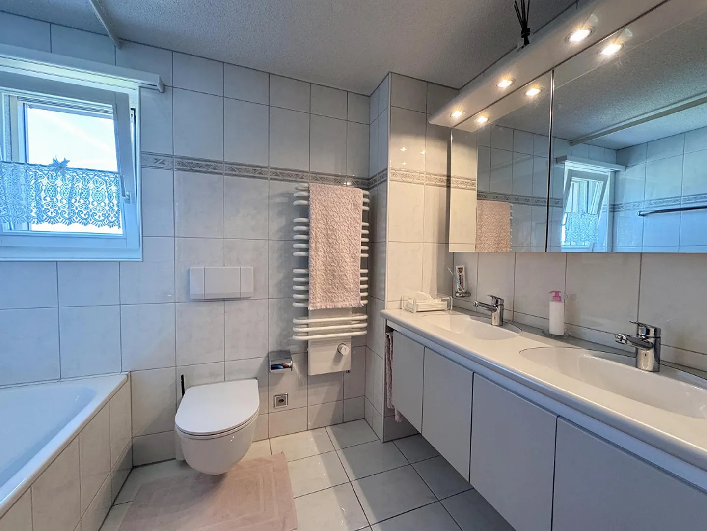 Paradis de jardin avec vue sur les Alpes : Maison d'angle familiale - Photo 7 sur 8