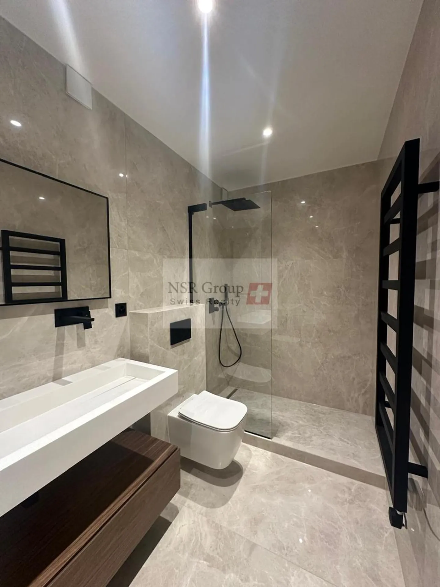 Appartamento di lusso completamente ristrutturato a Champel - Foto 2 di 5