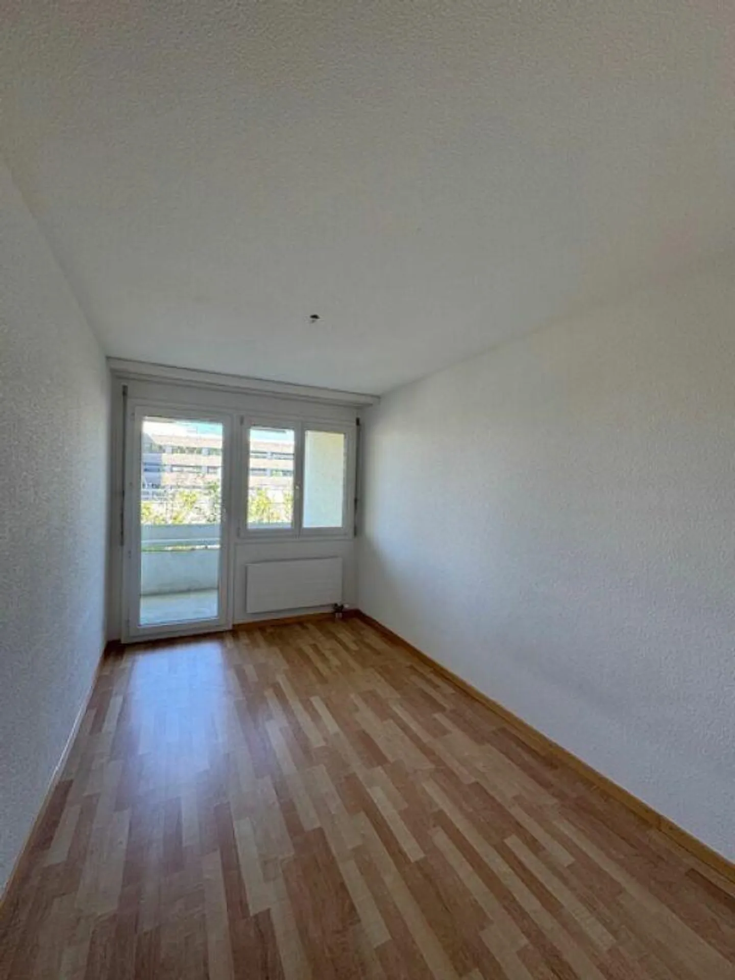 Living in a quiet location in Worb - Photo 8 of 9