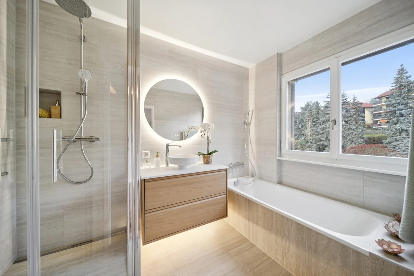 Coup de coeur assuré ! Appartement entièrement rénové, vue imprenable - Photo 10 sur 19