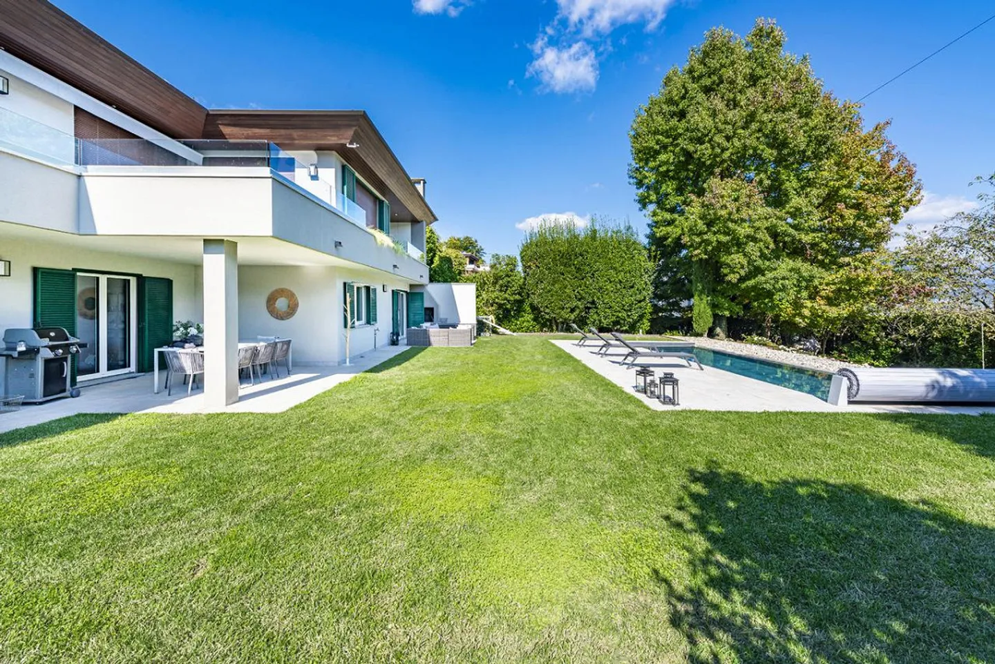 Jasmine Bow - Foto 14 di 26