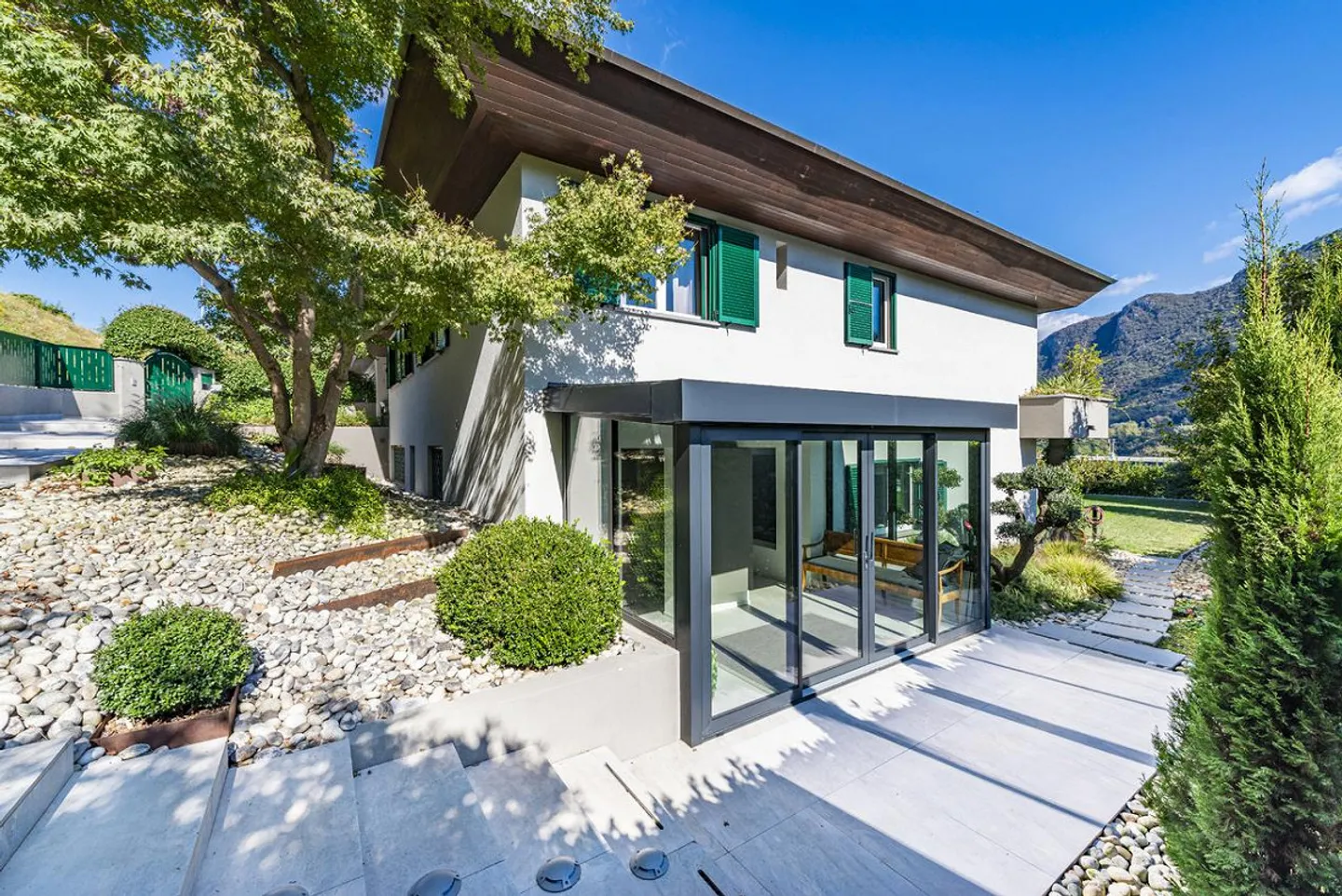 Jasmine Bow - Foto 15 di 26