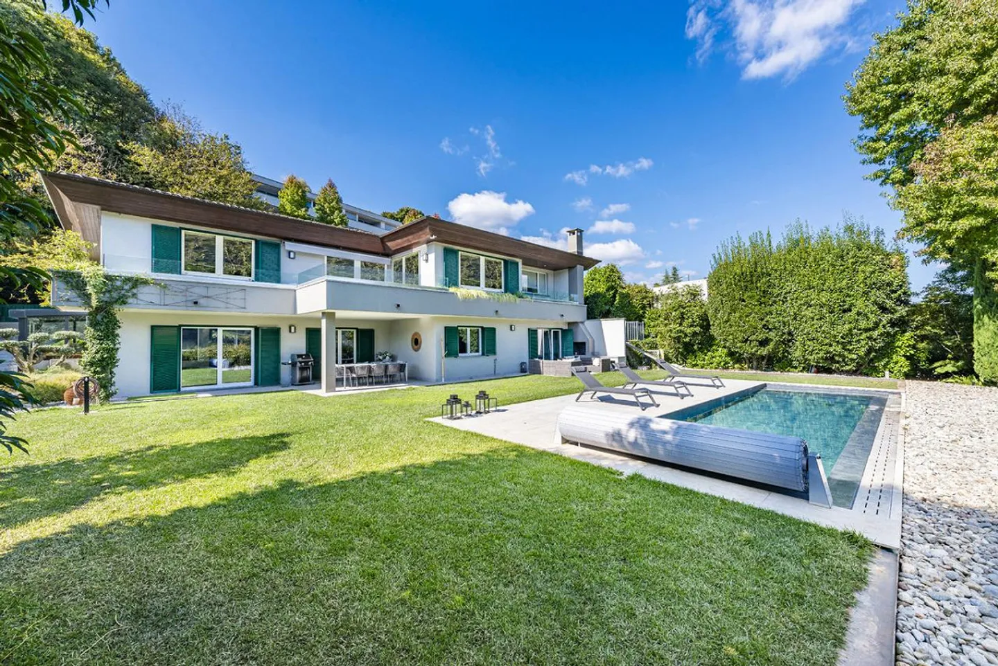 Jasmine Bow - Foto 26 di 26