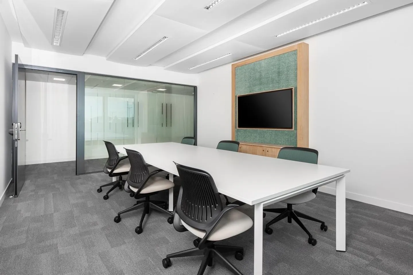 Spazio ufficio privato per 3 persone presso Regus Nations - Foto 7 di 9