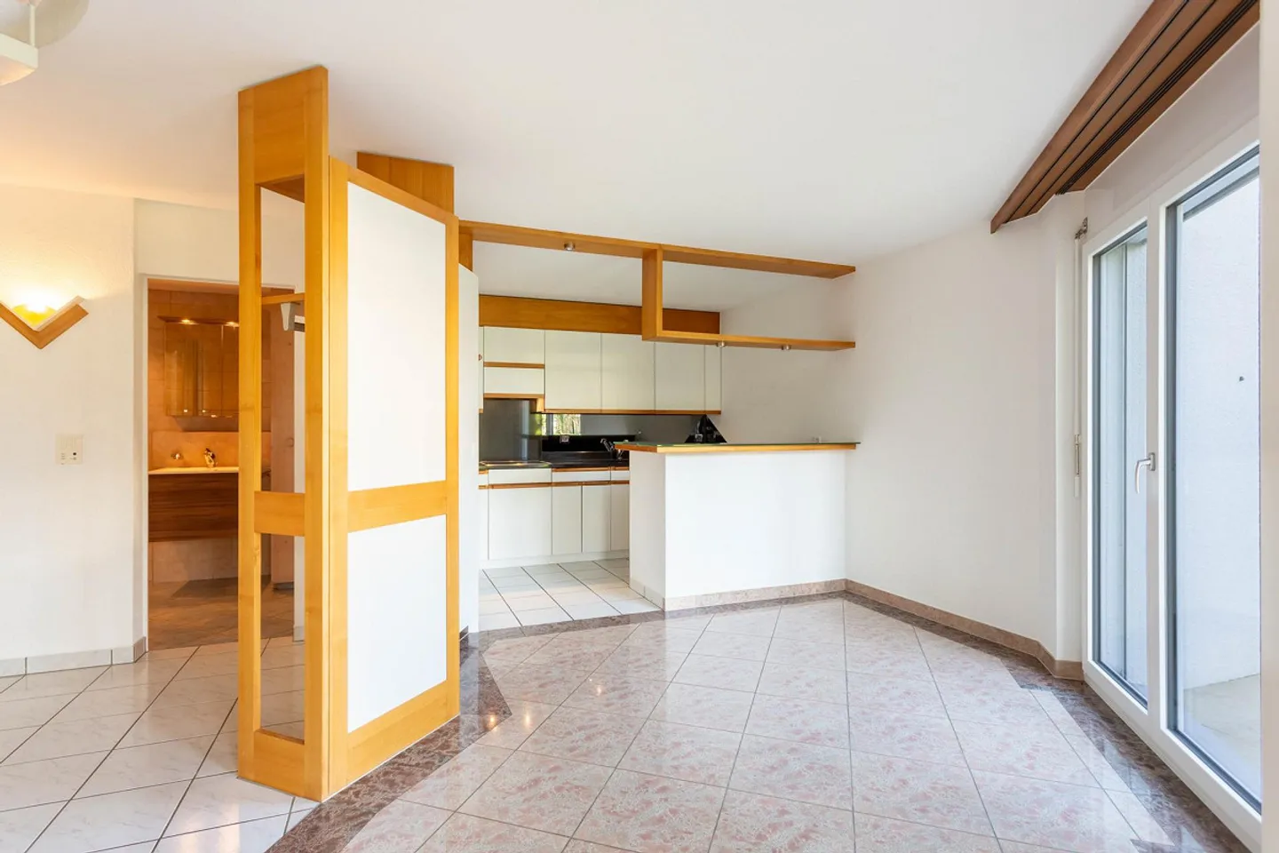 Grosszügige 4.5-Zimmer-Maisonettewohnung mit Gartensitzplatz - Photo 1 sur 14