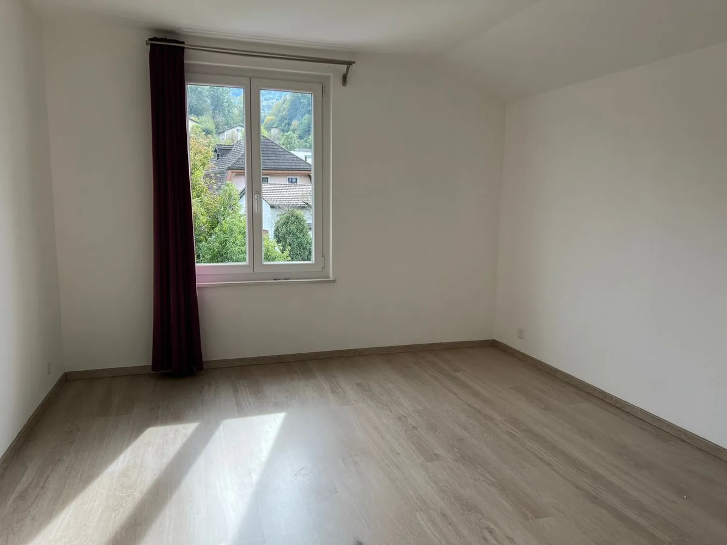 Casa indipendente spaziosa con grande terreno a Courfaivre - Foto 7 di 13