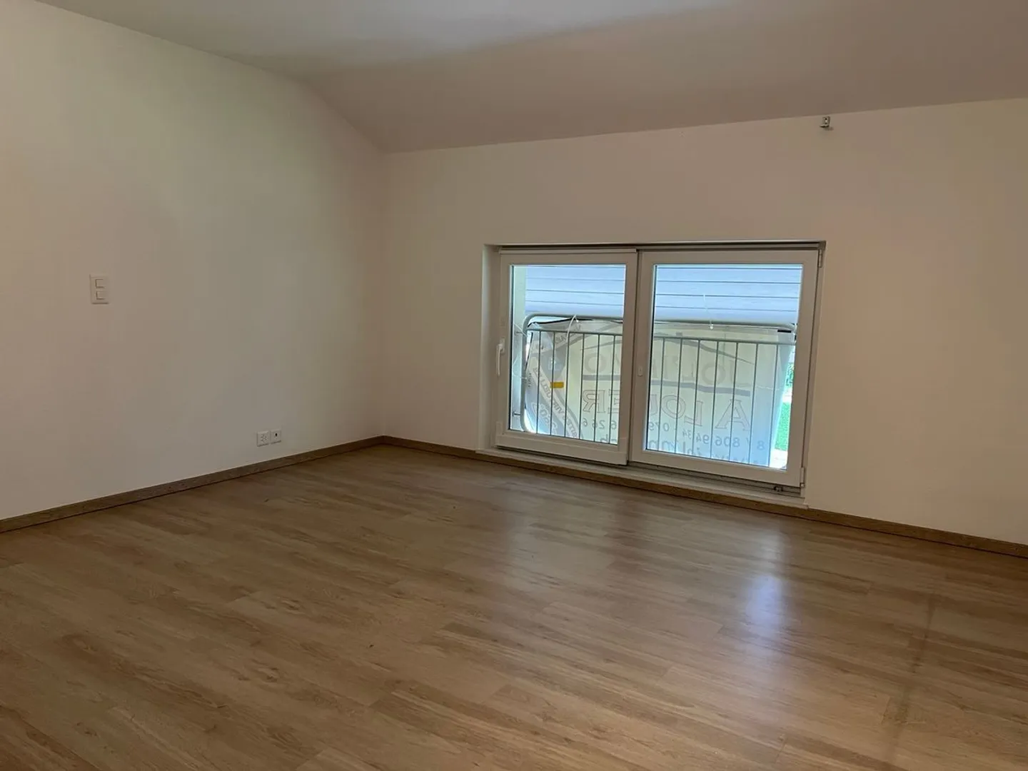 Casa indipendente spaziosa con grande terreno a Courfaivre - Foto 8 di 13