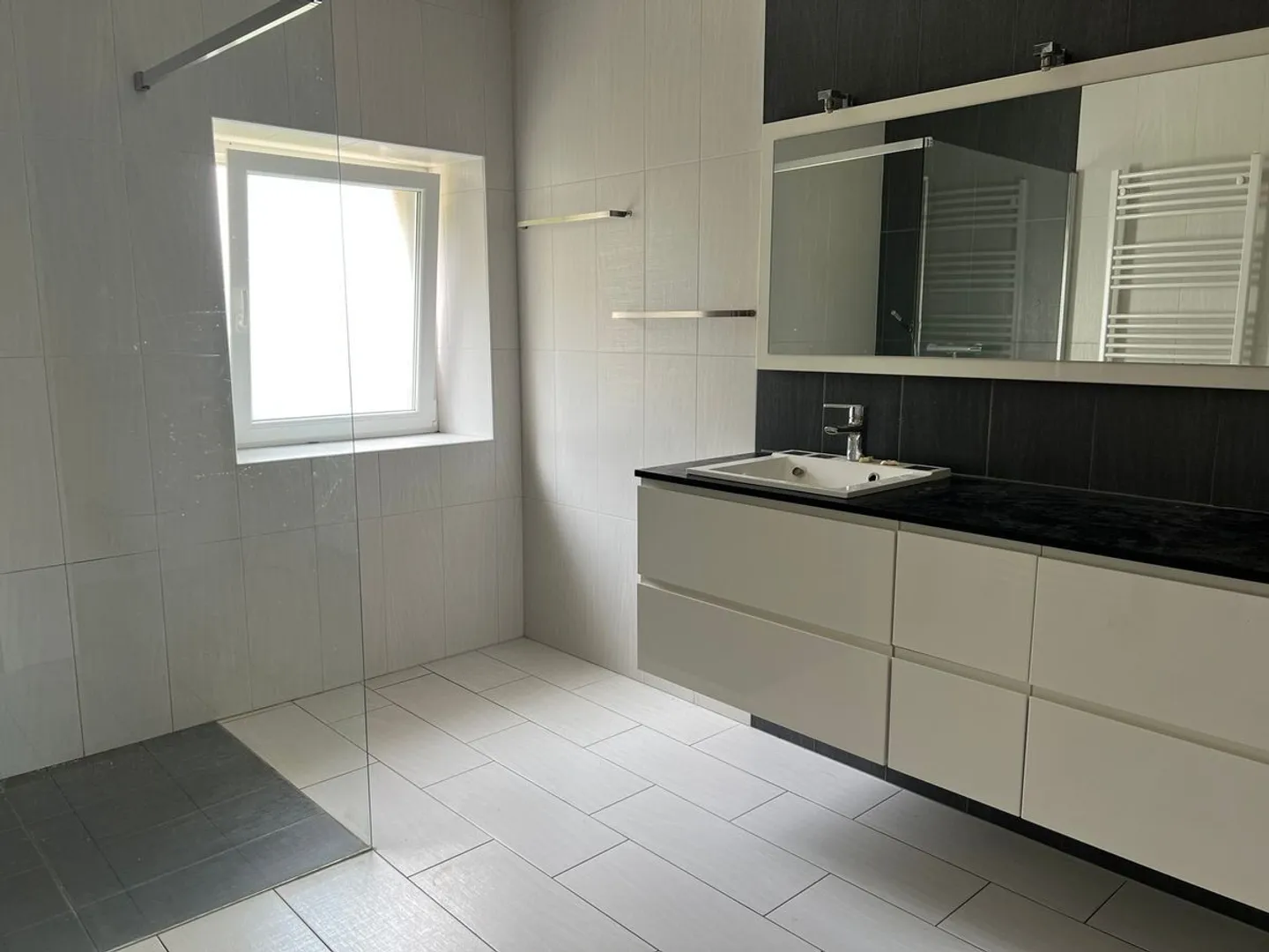 Casa indipendente spaziosa con grande terreno a Courfaivre - Foto 10 di 13