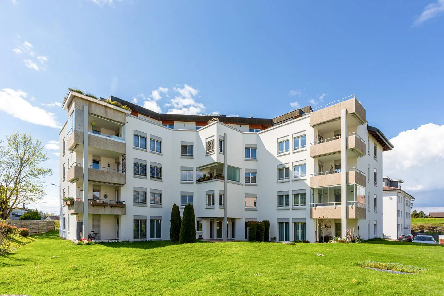 Grosszügige 4.5-Zimmer-Maisonettewohnung mit Gartensitzplatz - Photo 2 sur 14