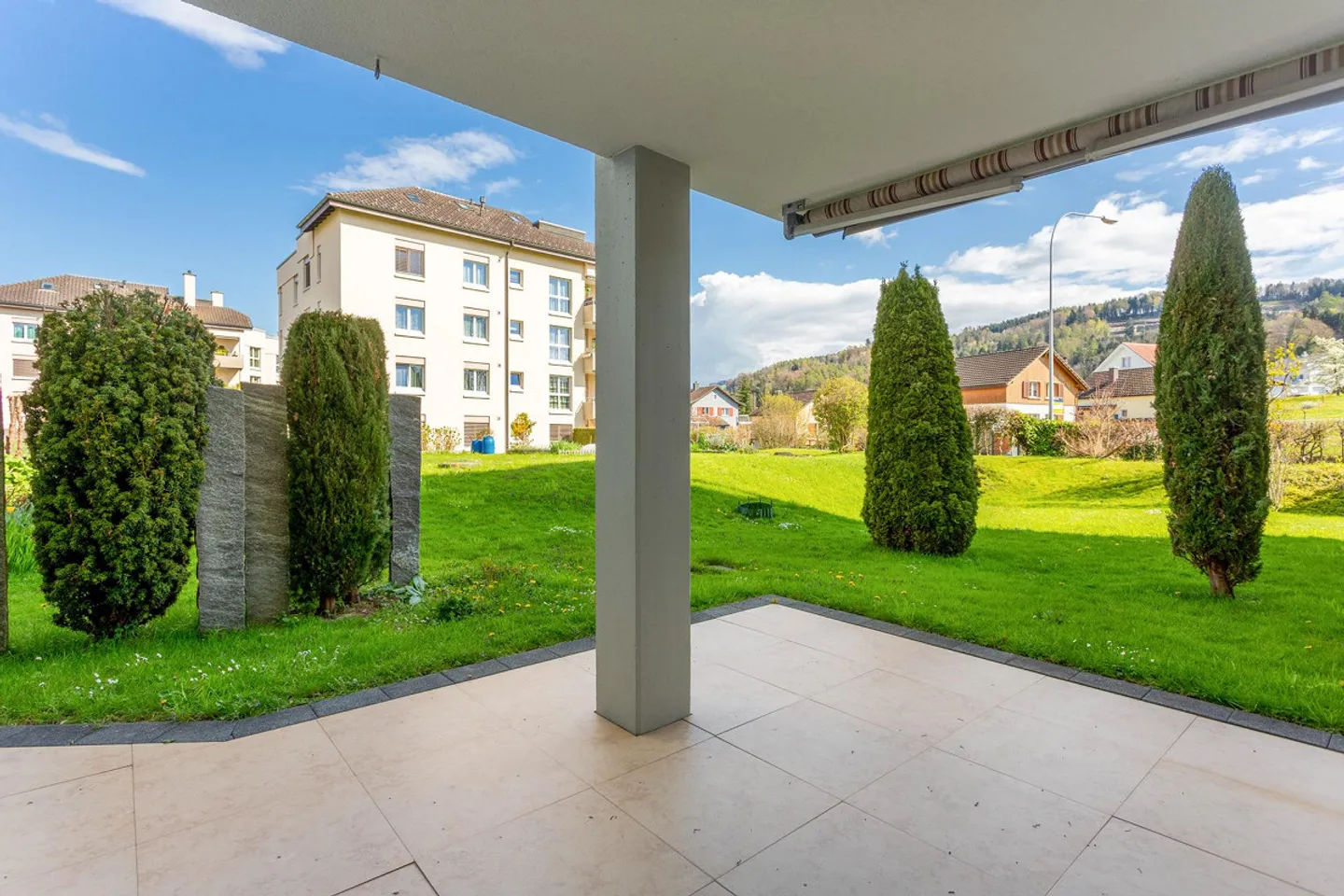 Grosszügige 4.5-Zimmer-Maisonettewohnung mit Gartensitzplatz - Photo 3 sur 14