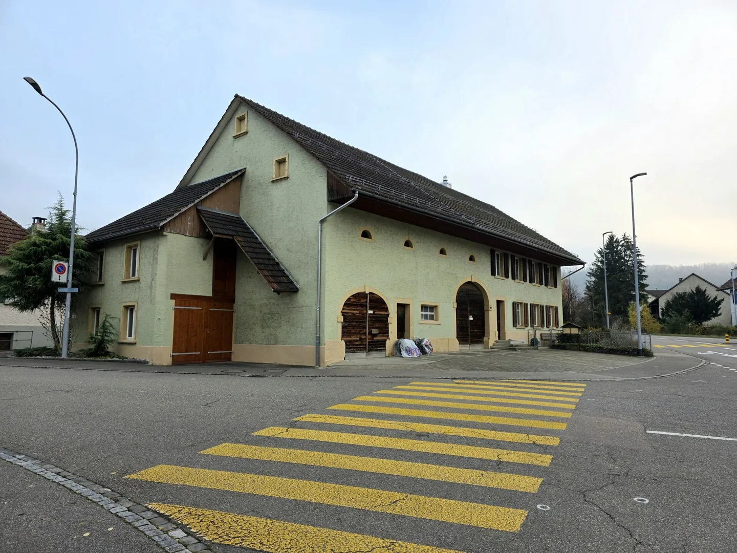 Rara opportunità di investimento nel fiorente Fricktal! Casa plurifamiliare con potenziale di espansione - Foto 1 di 13