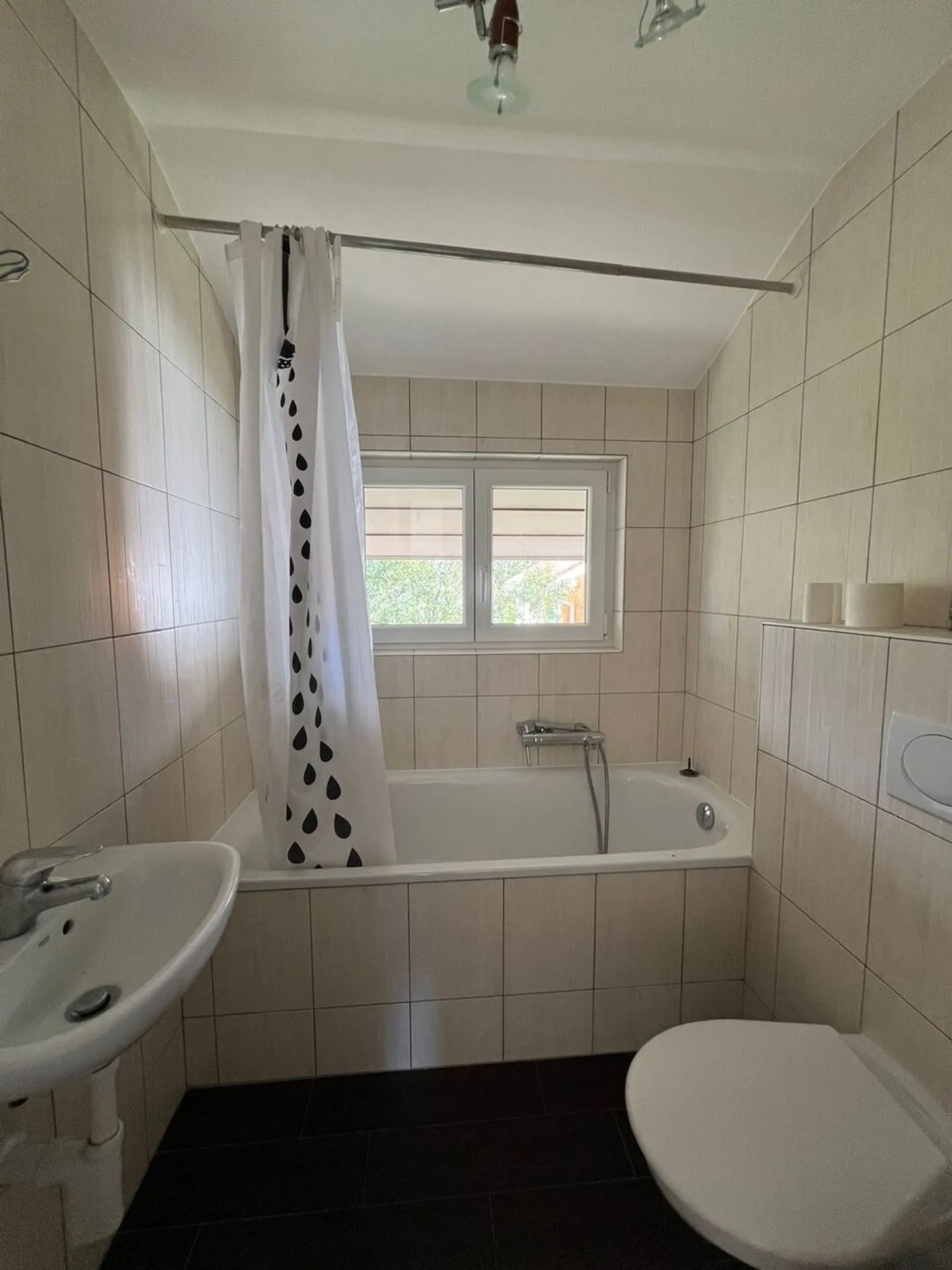 Casa indipendente spaziosa con grande terreno a Courfaivre - Foto 12 di 13