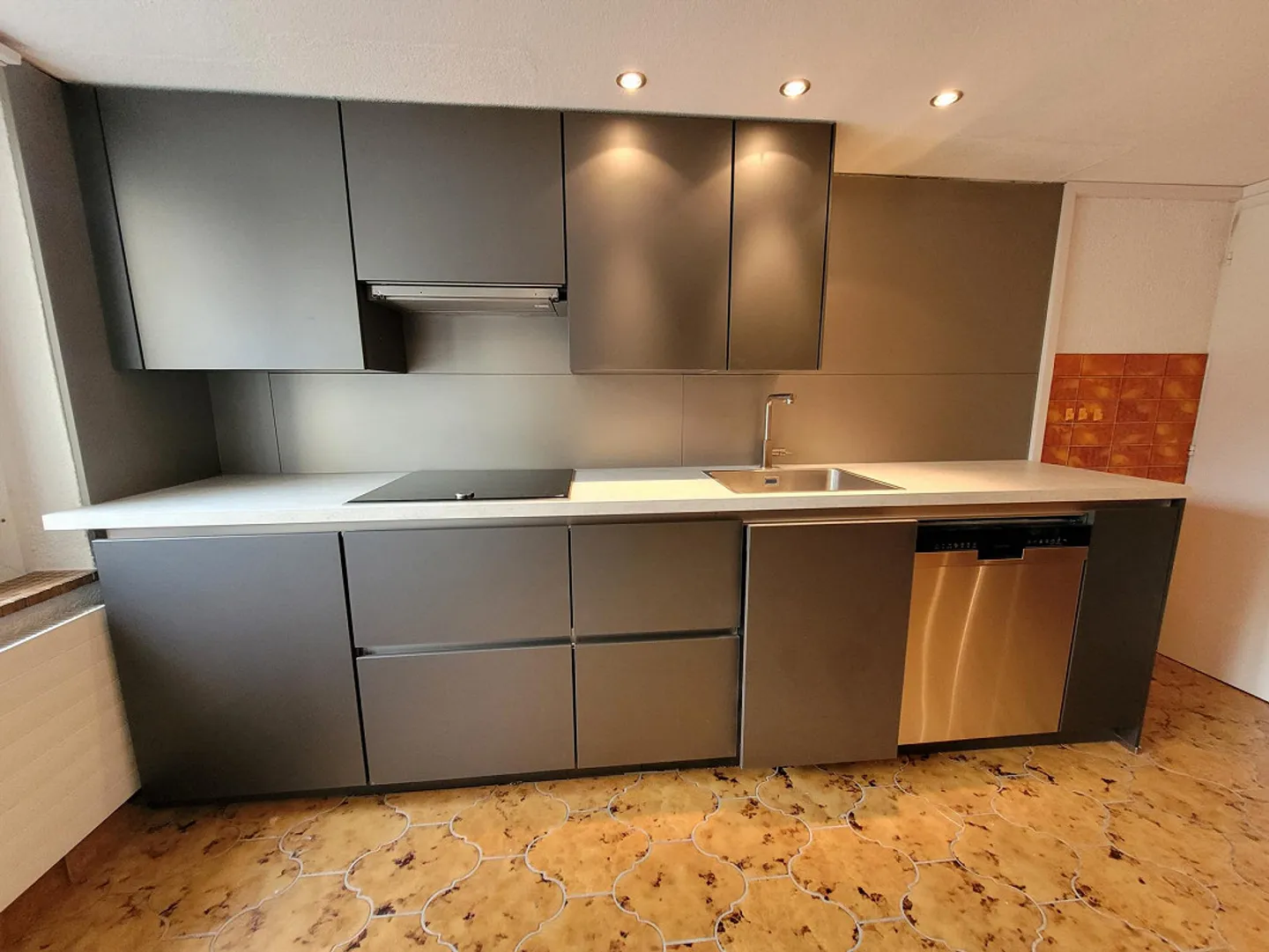 Affascinante casa ristrutturata di 5,5 stanze a 9450 Altstätten - Foto 2 di 12