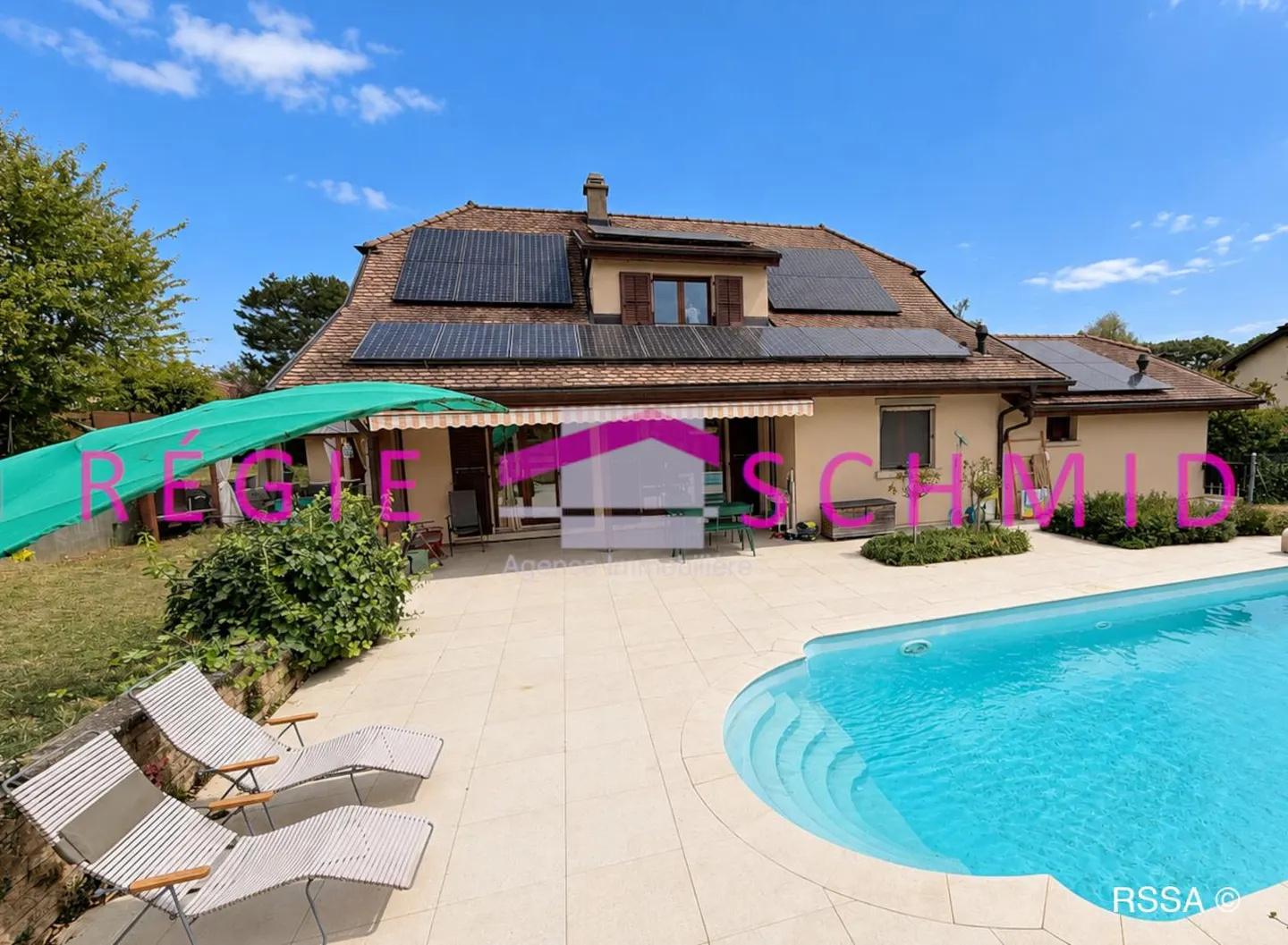 Spacious Villa with Garden - Photo 1 of 10
