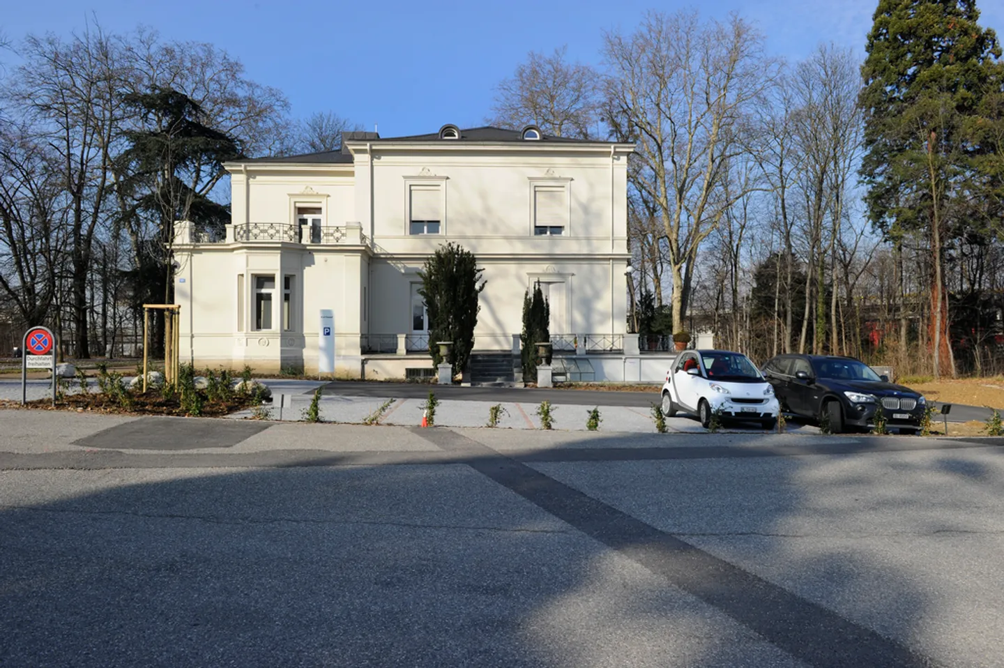 Your new company headquarters in a representative villa - Photo 3 of 12