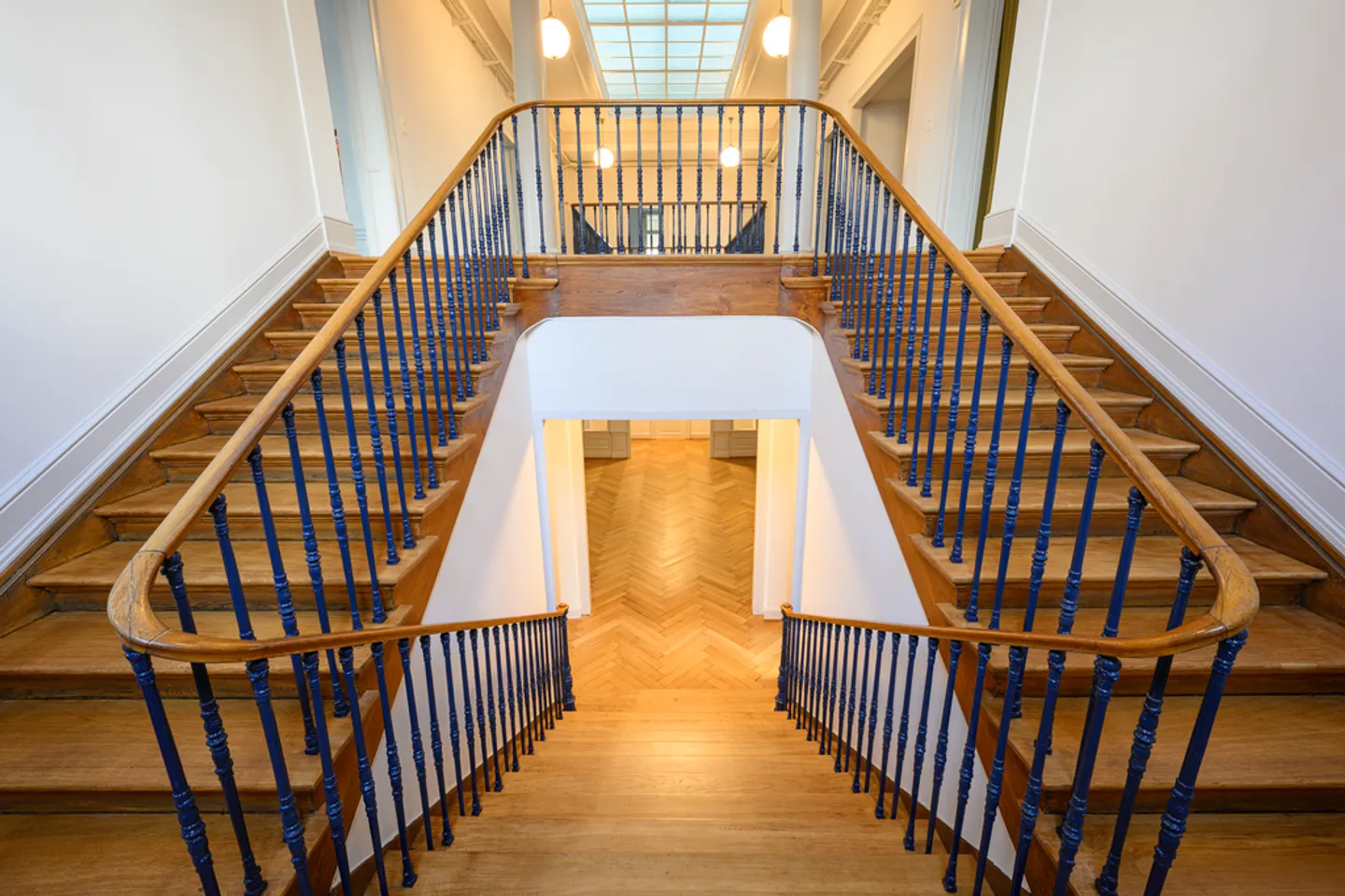 Your new company headquarters in a representative villa - Photo 7 of 12