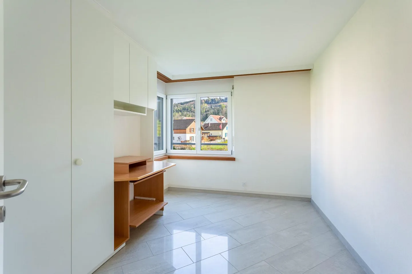 Grosszügige 4.5-Zimmer-Maisonettewohnung mit Gartensitzplatz - Photo 10 sur 14