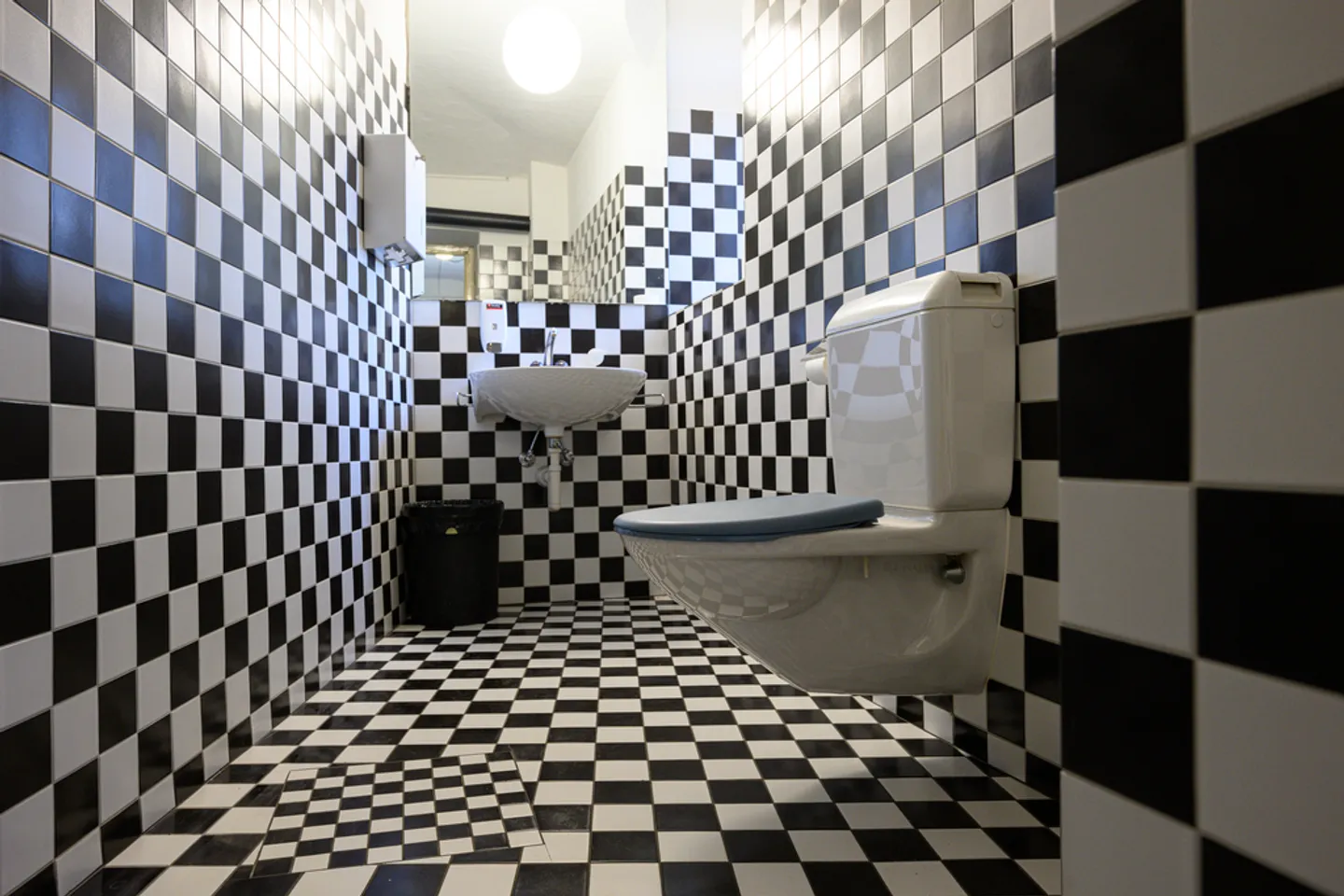 Your new company headquarters in a representative villa - Photo 11 of 12