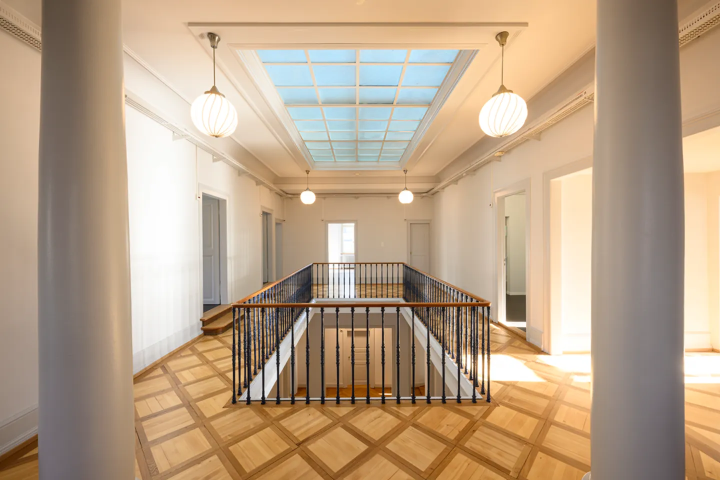 Your new company headquarters in a representative villa - Photo 10 of 12