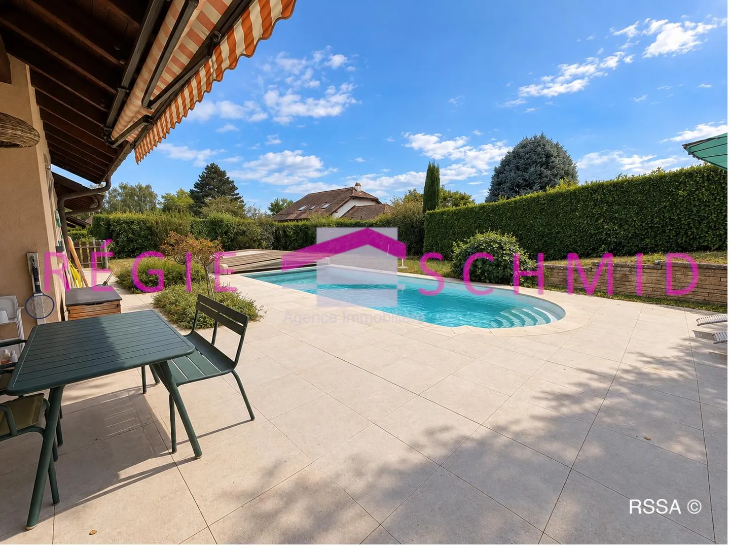 Spacious Villa with Garden - Photo 2 of 10
