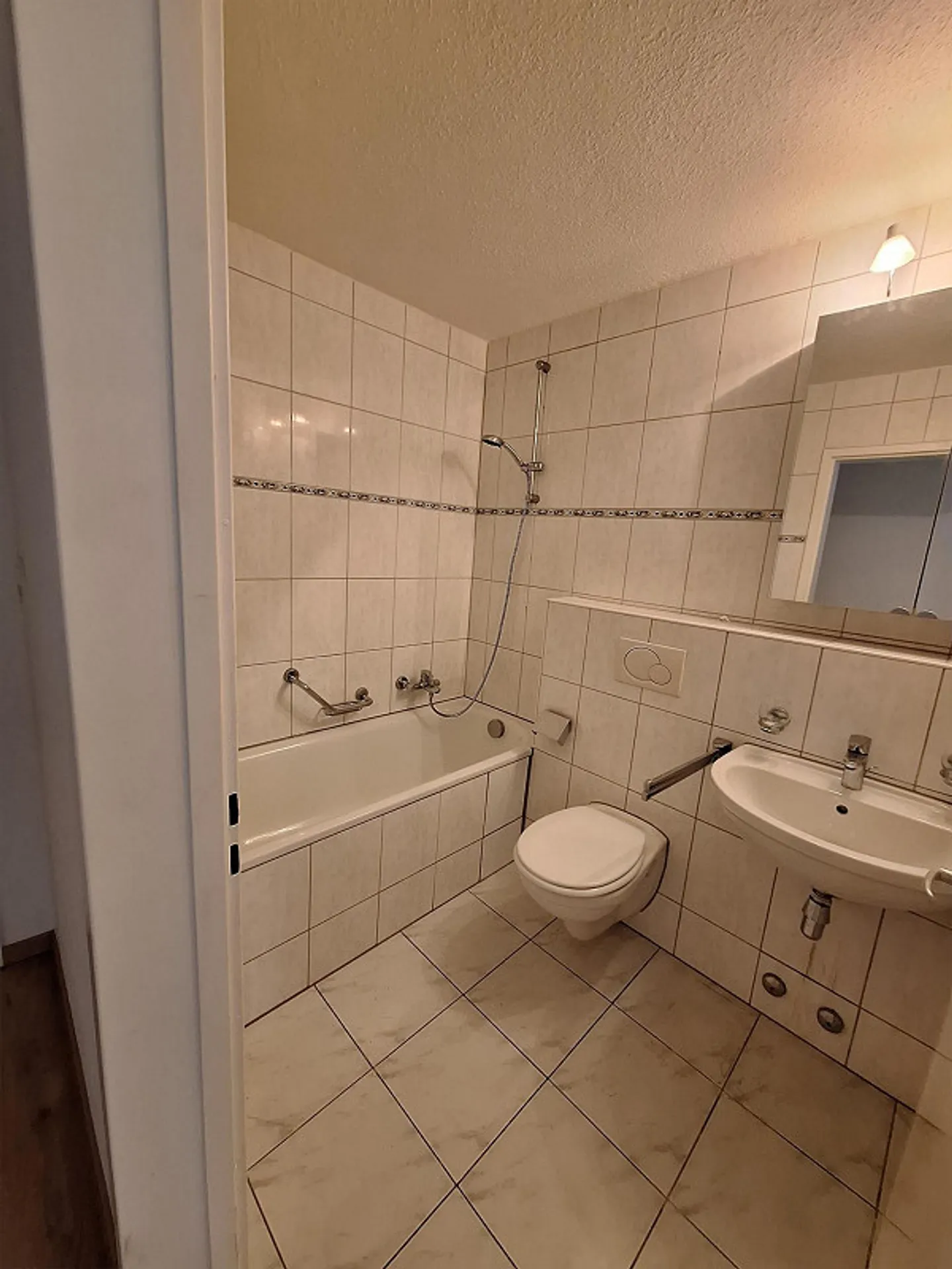 Zentrale 3-Zimmer-Wohnung zu vermieten - Foto 6 von 6