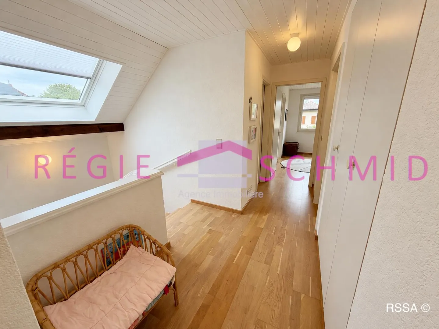Spacious Villa with Garden - Photo 9 of 10